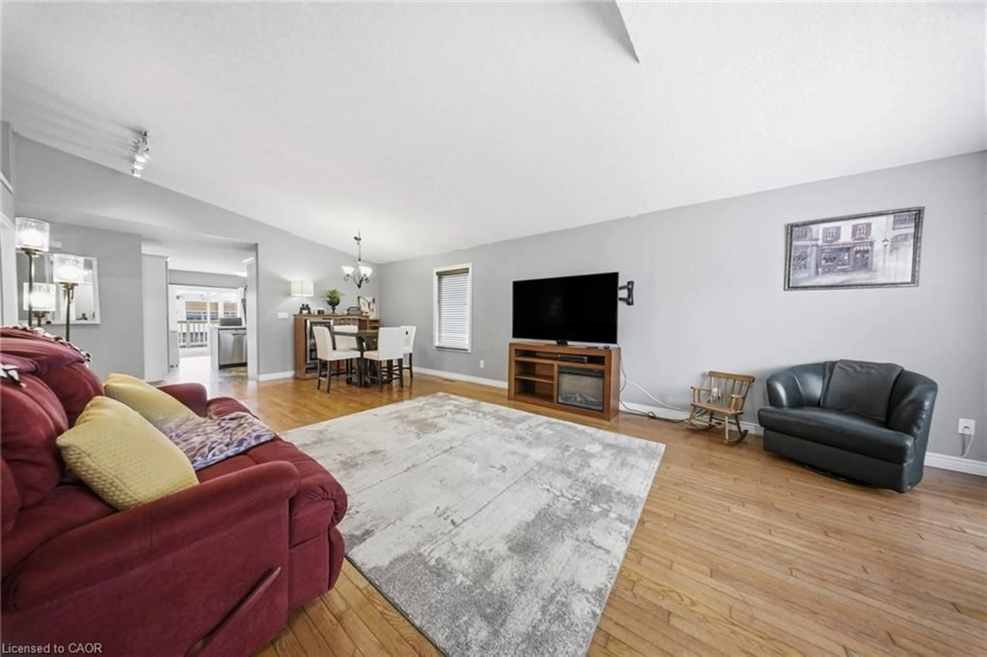 Living room with furniture, unknown for 858 Stonegate Dr, Woodstock Ontario N4V 1G4