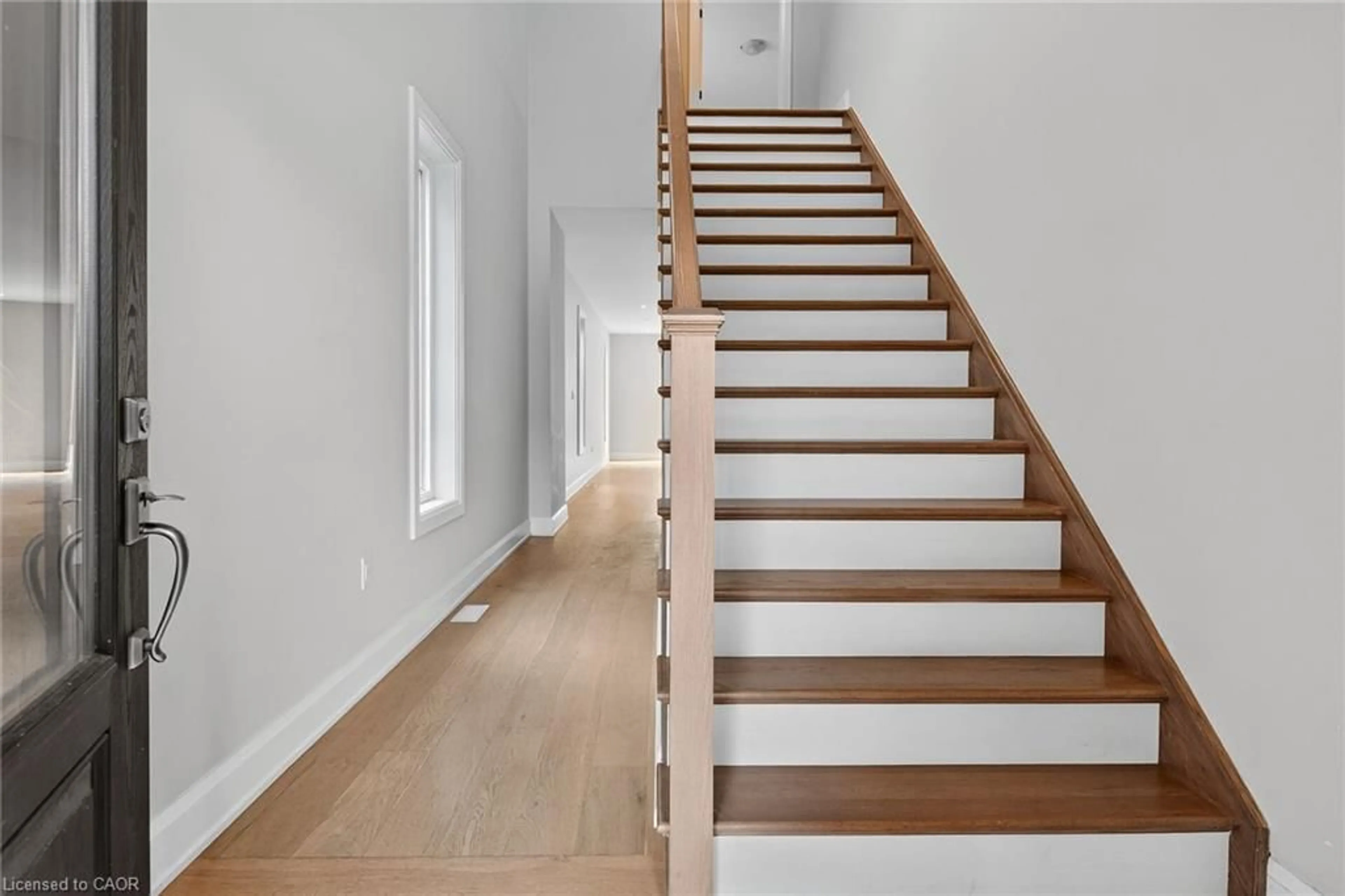 Stairs for 4311 Mann St #56, Niagara Falls Ontario L2G 3K2