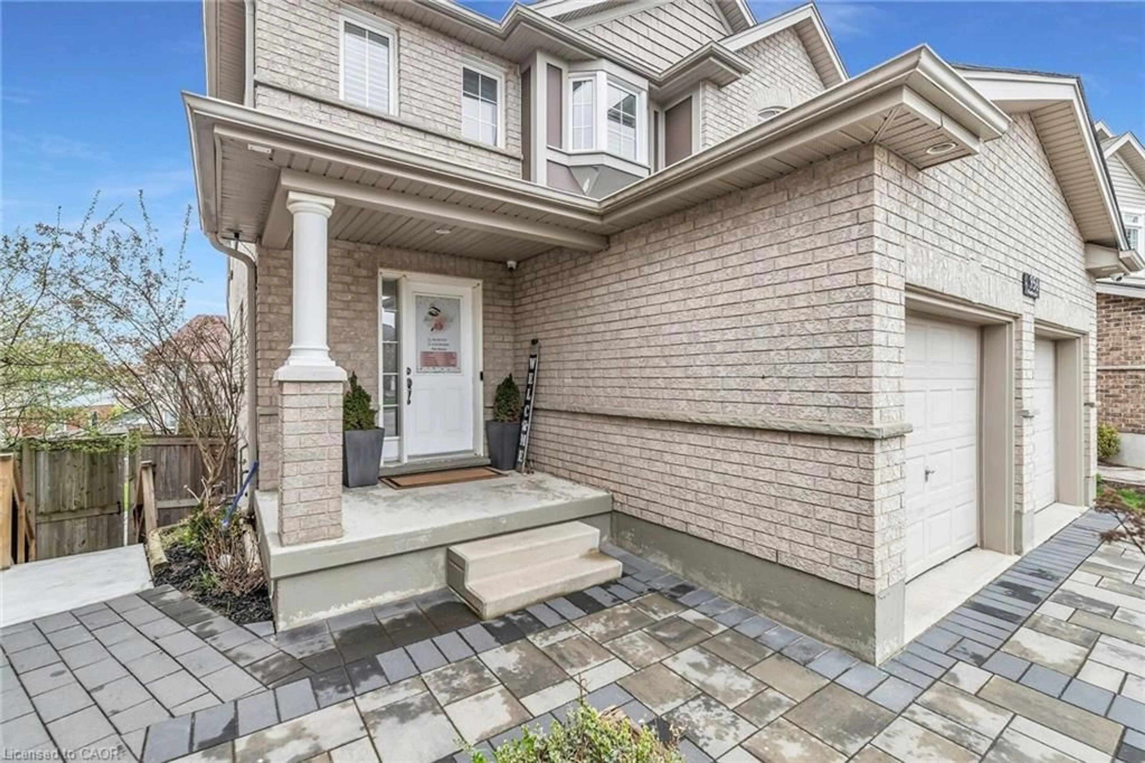 Home with brick exterior material, street for 956 Banffshire Crt, Kitchener Ontario N2R 1W8