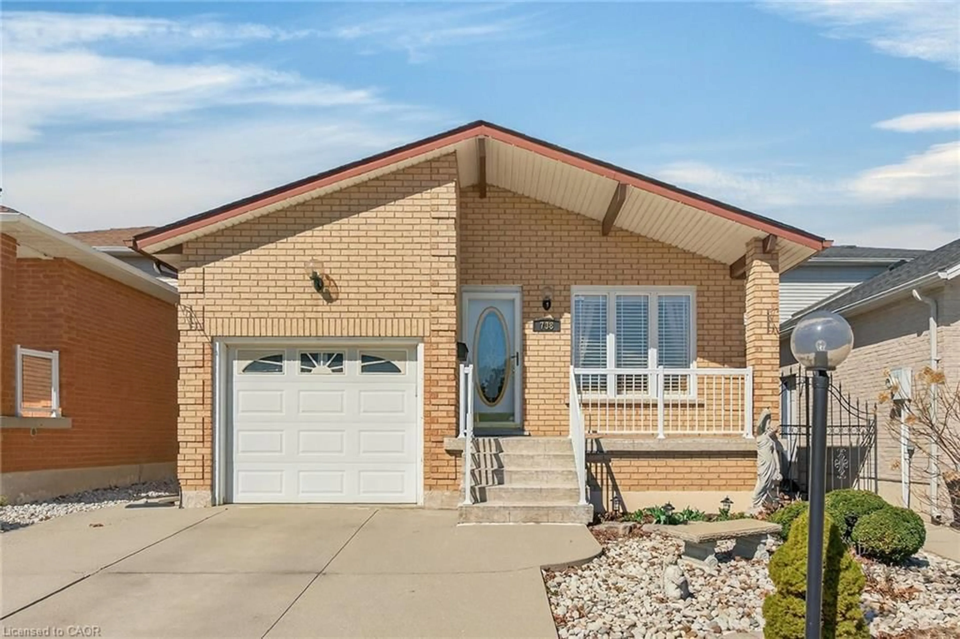 Home with brick exterior material, street for 738 Upper Kenilworth Ave, Hamilton Ontario L8T 4Z6