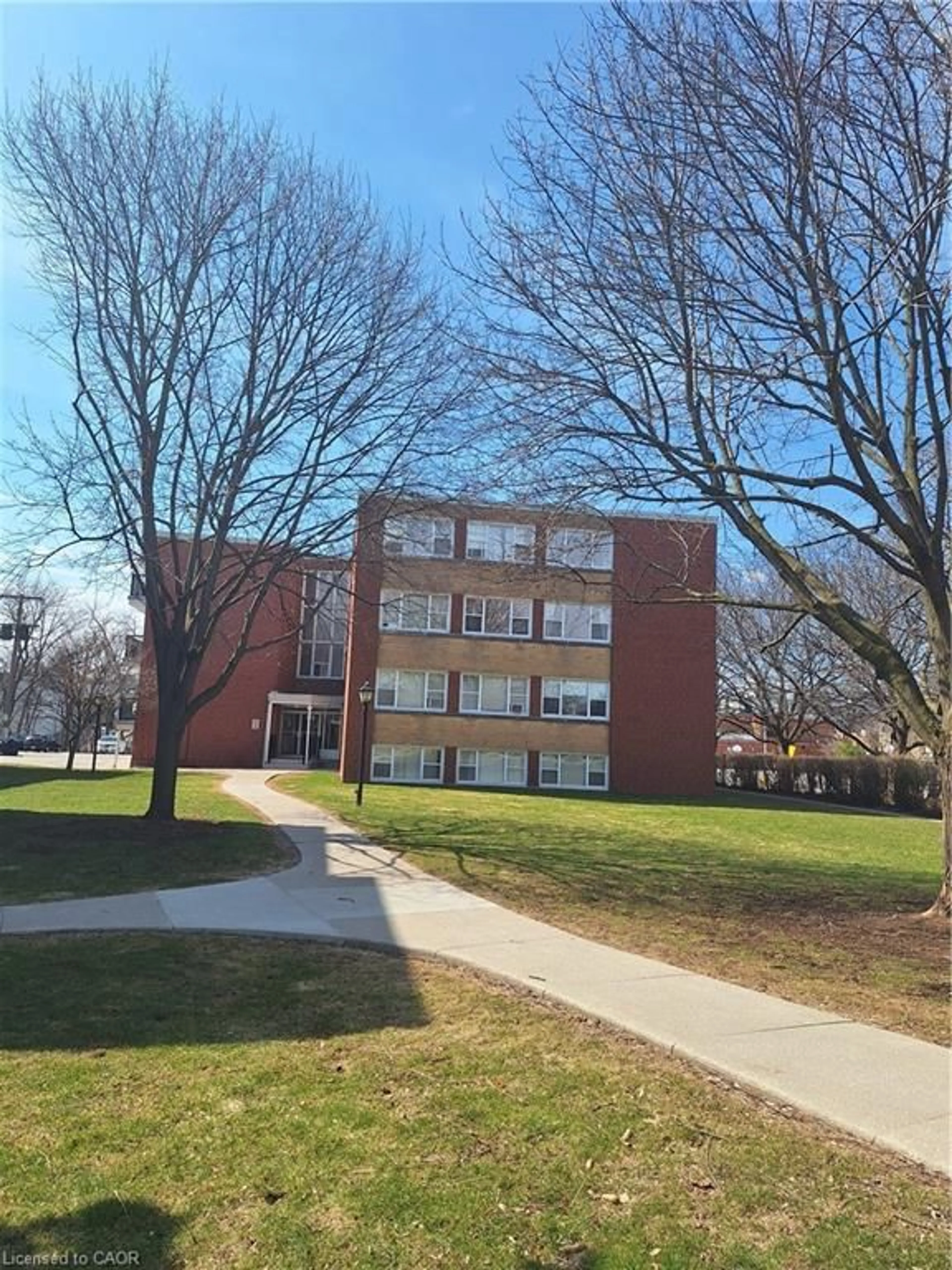 Unknown for 2052 Courtland Dr #303, Burlington Ontario L7R 1R8