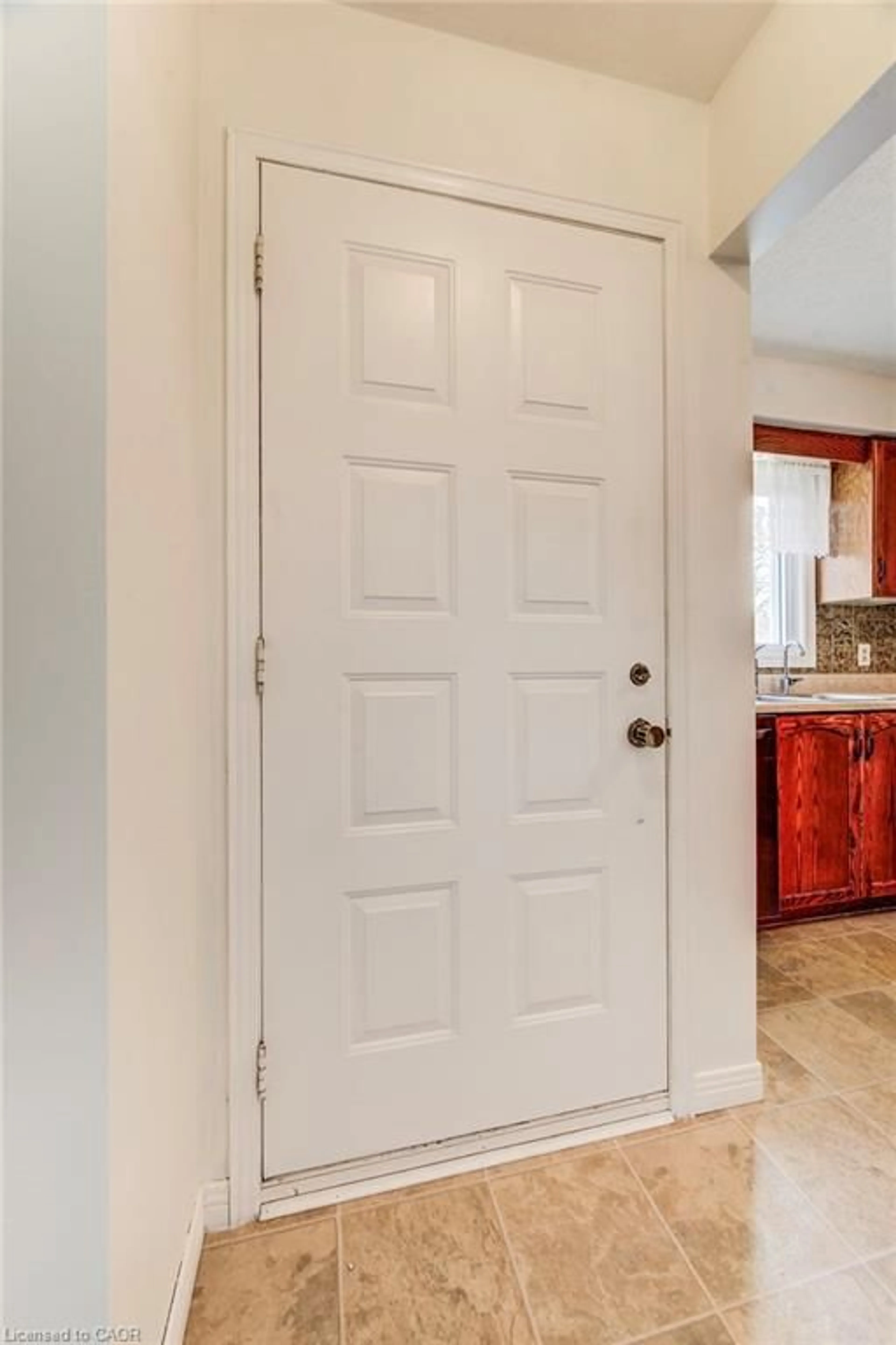 Indoor entryway for 53 Greenock Dr, Kitchener Ontario N2E 2J9