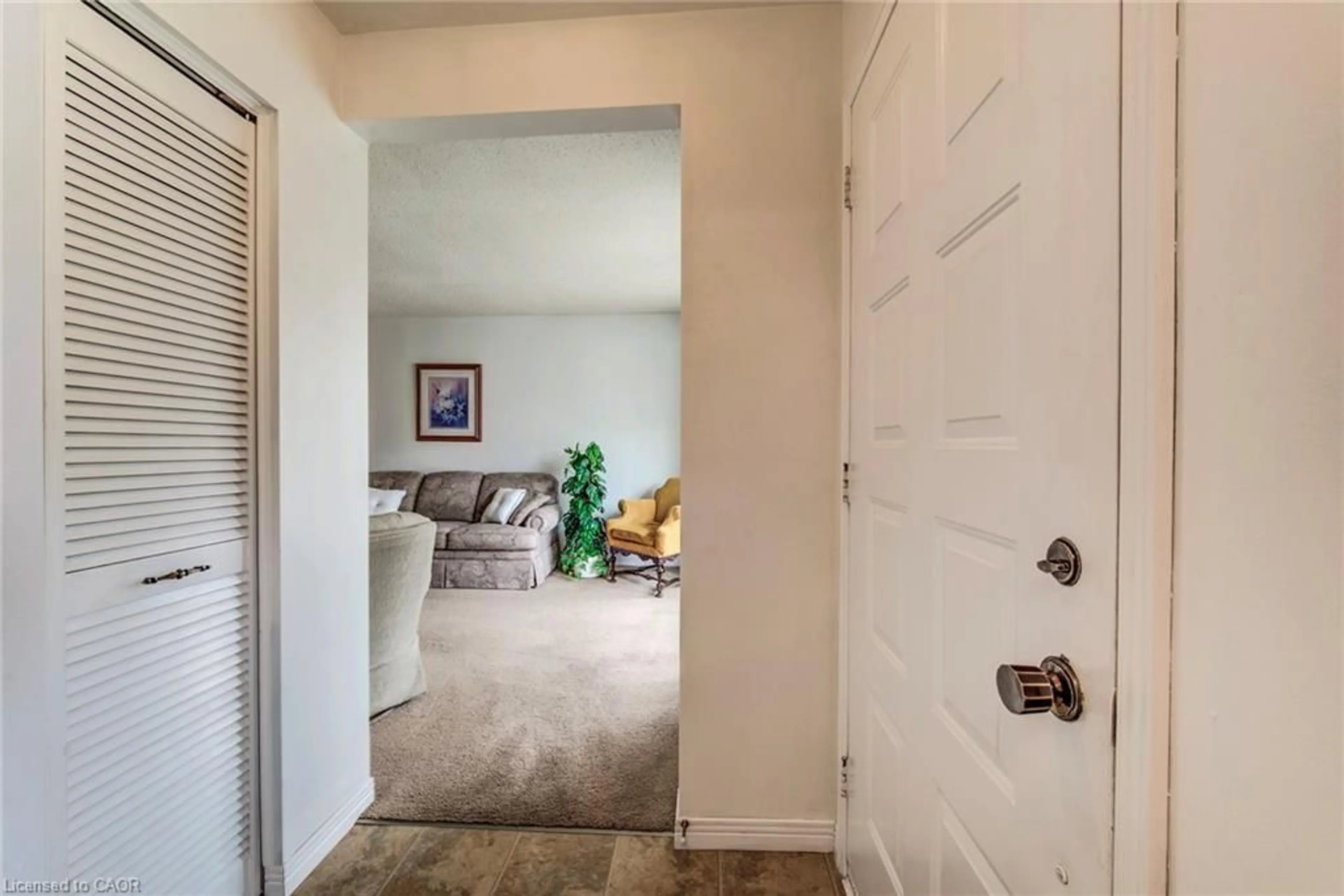 Indoor entryway for 53 Greenock Dr, Kitchener Ontario N2E 2J9