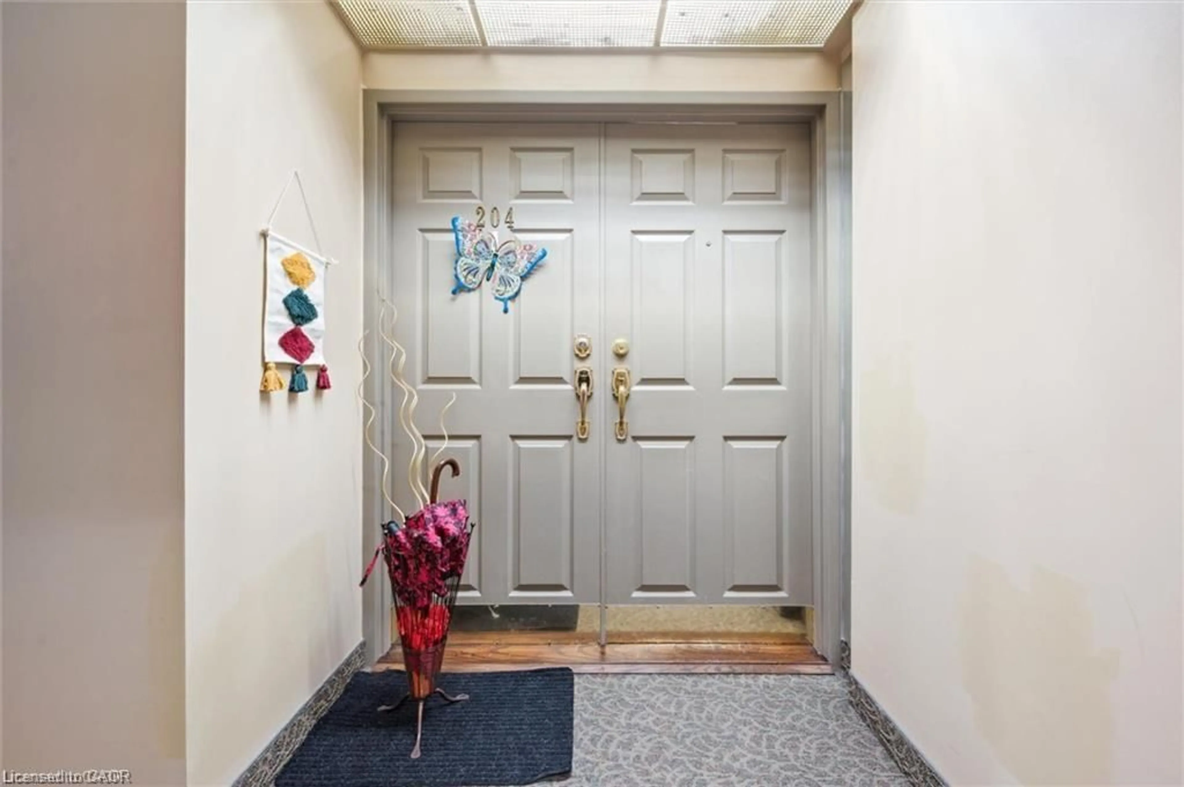 Indoor foyer for 3267 King St #204, Kitchener Ontario N2A 4A4
