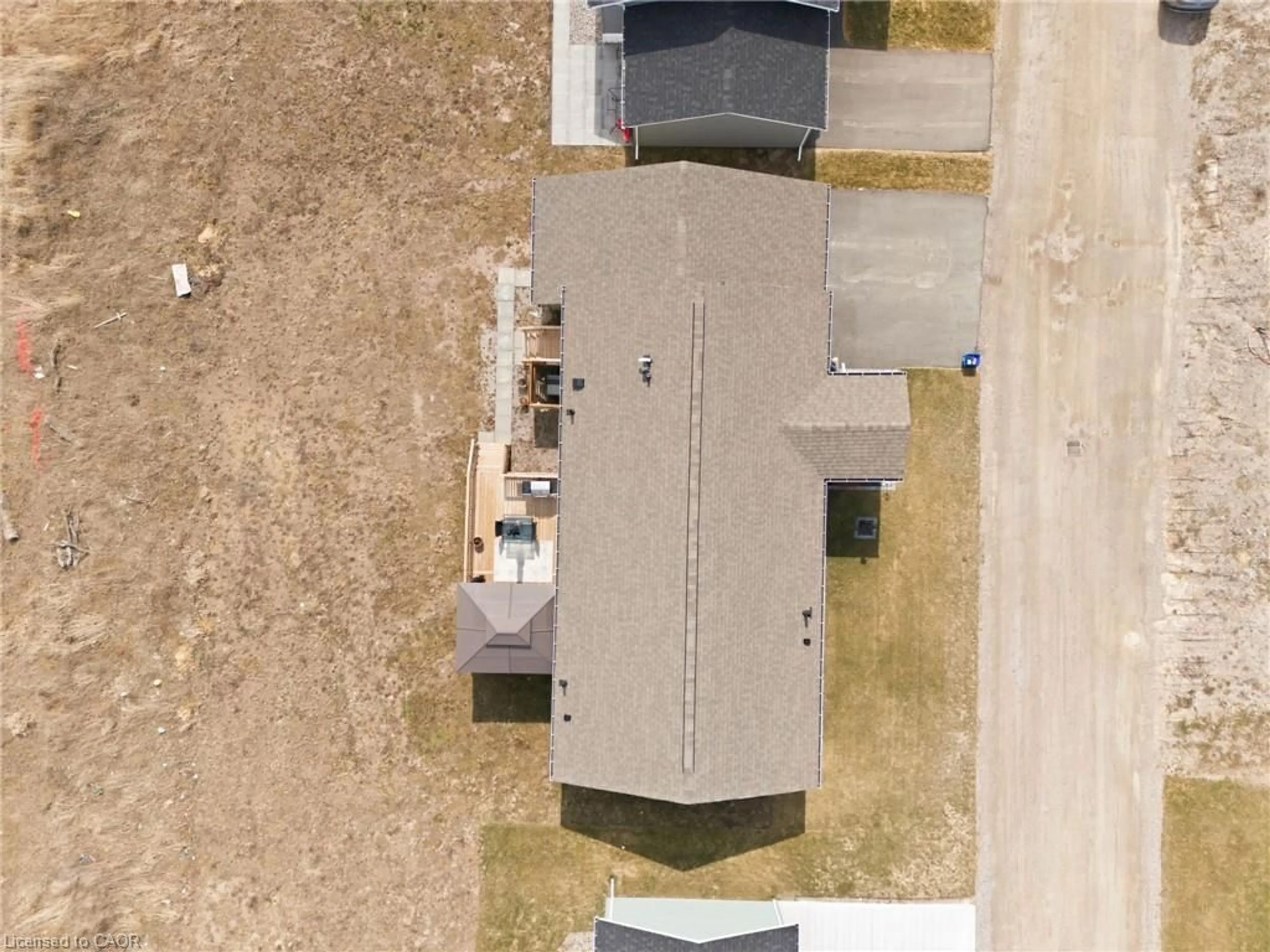 A pic from outside/outdoor area/front of a property/back of a property/a pic from drone, building for 20 Hickory Hollow, Nanticoke Ontario N0A 1L0