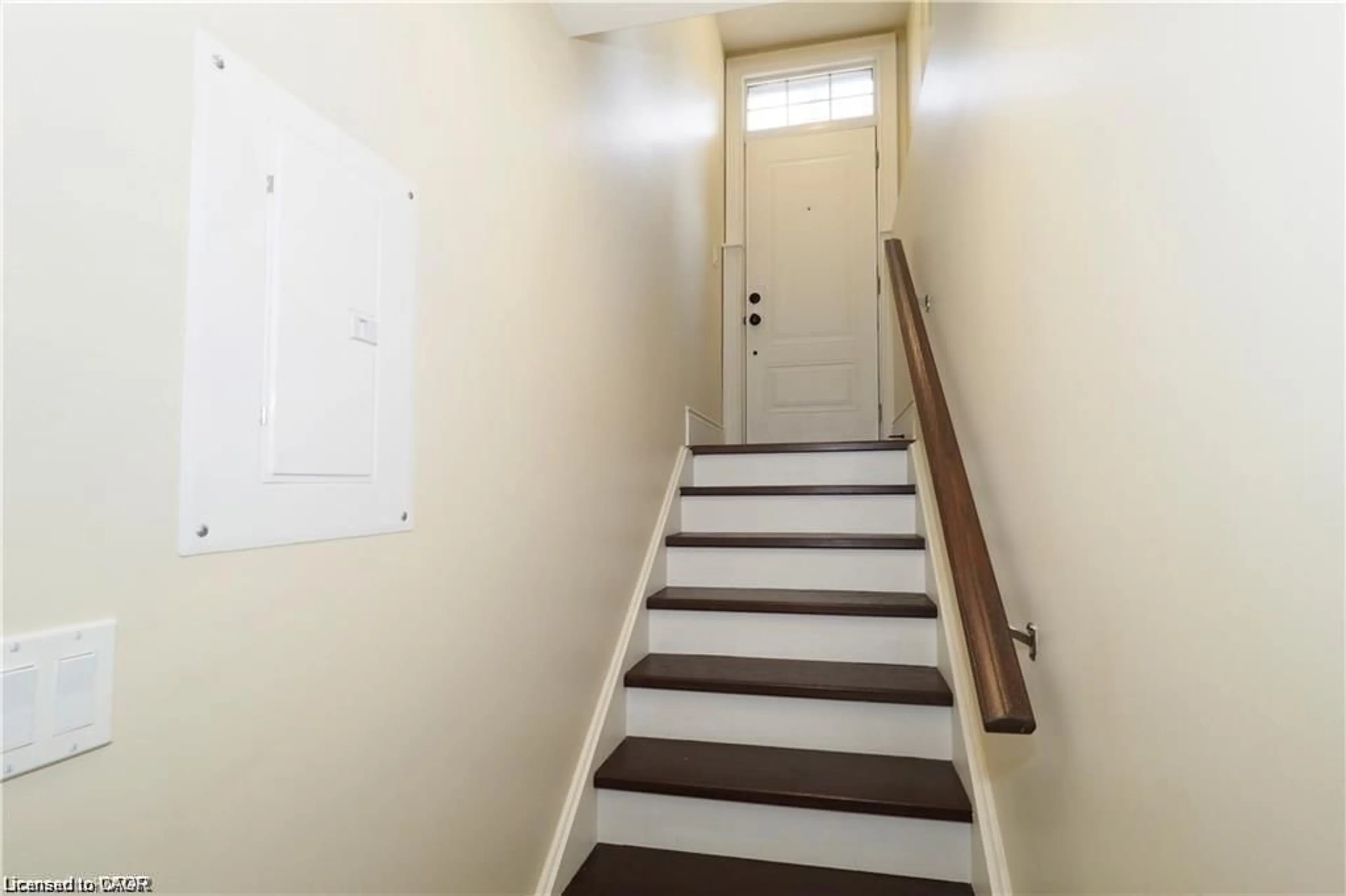 Stairs for 133 Park St #106, Waterloo Ontario N2L 6L7