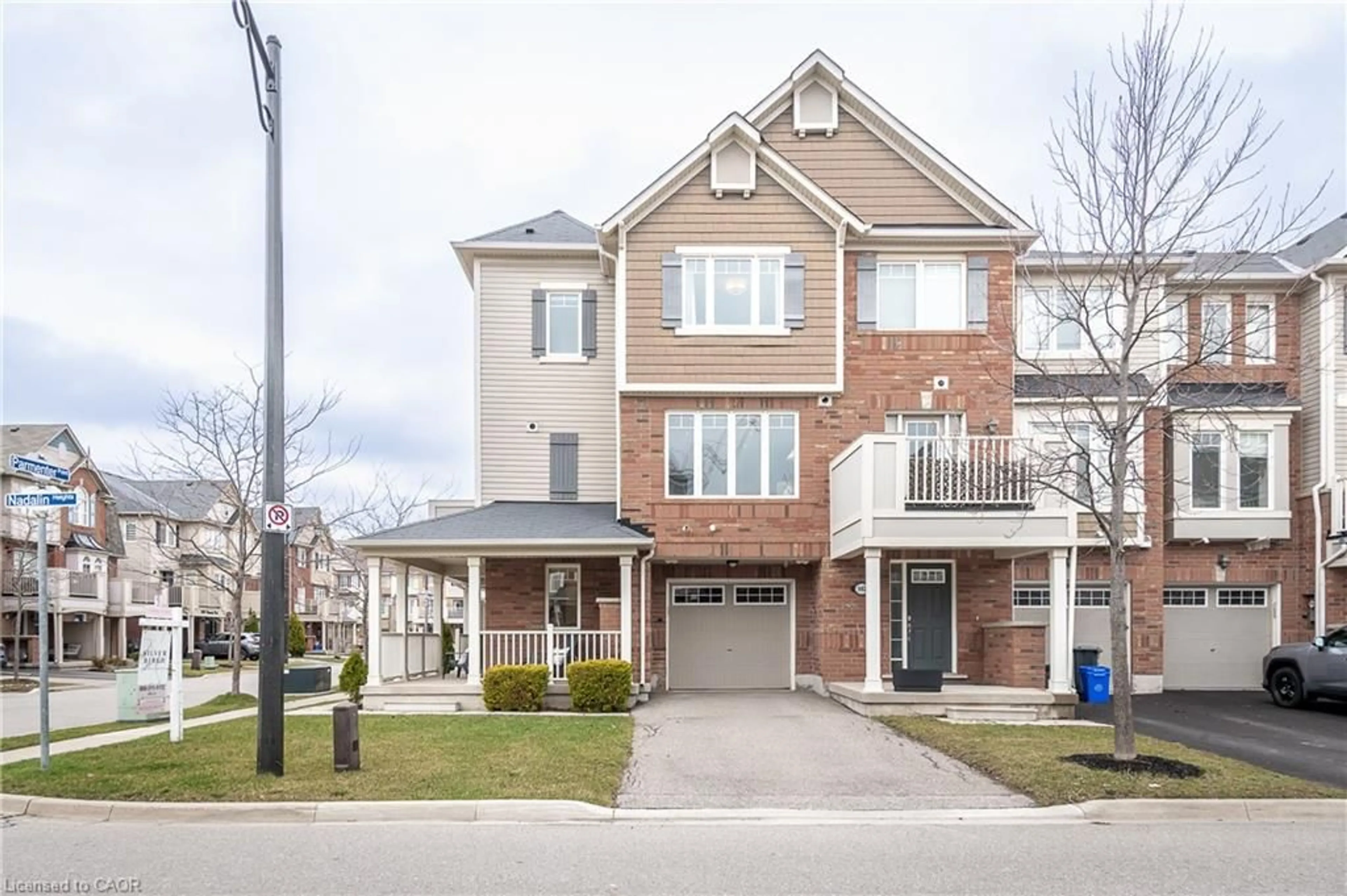 Home with brick exterior material, street for 984 Nadalin Hts, Milton Ontario L9T 8R1