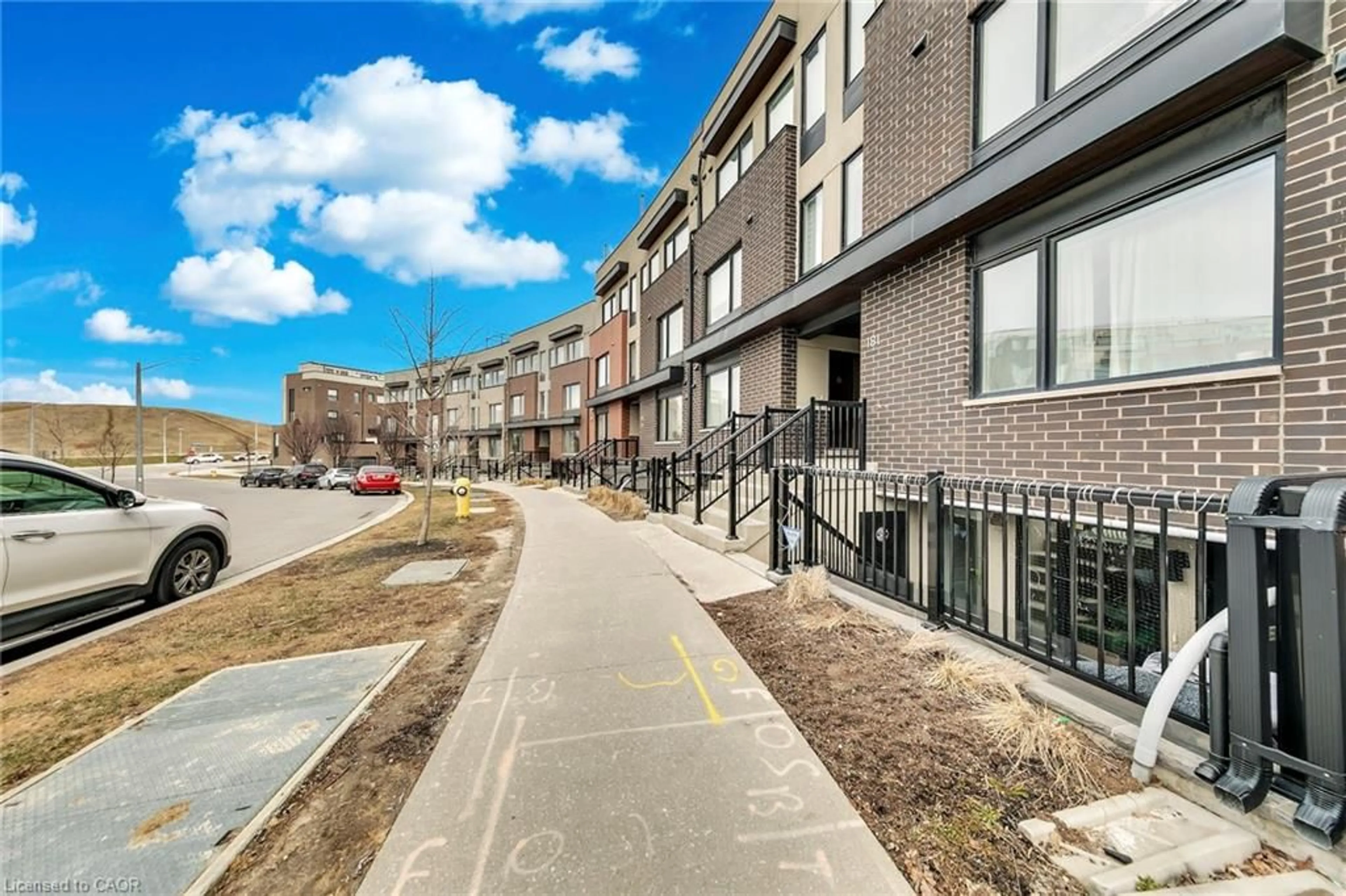 Patio, street for 181 William Duncan Rd #5, North York Ontario M3K 0B7