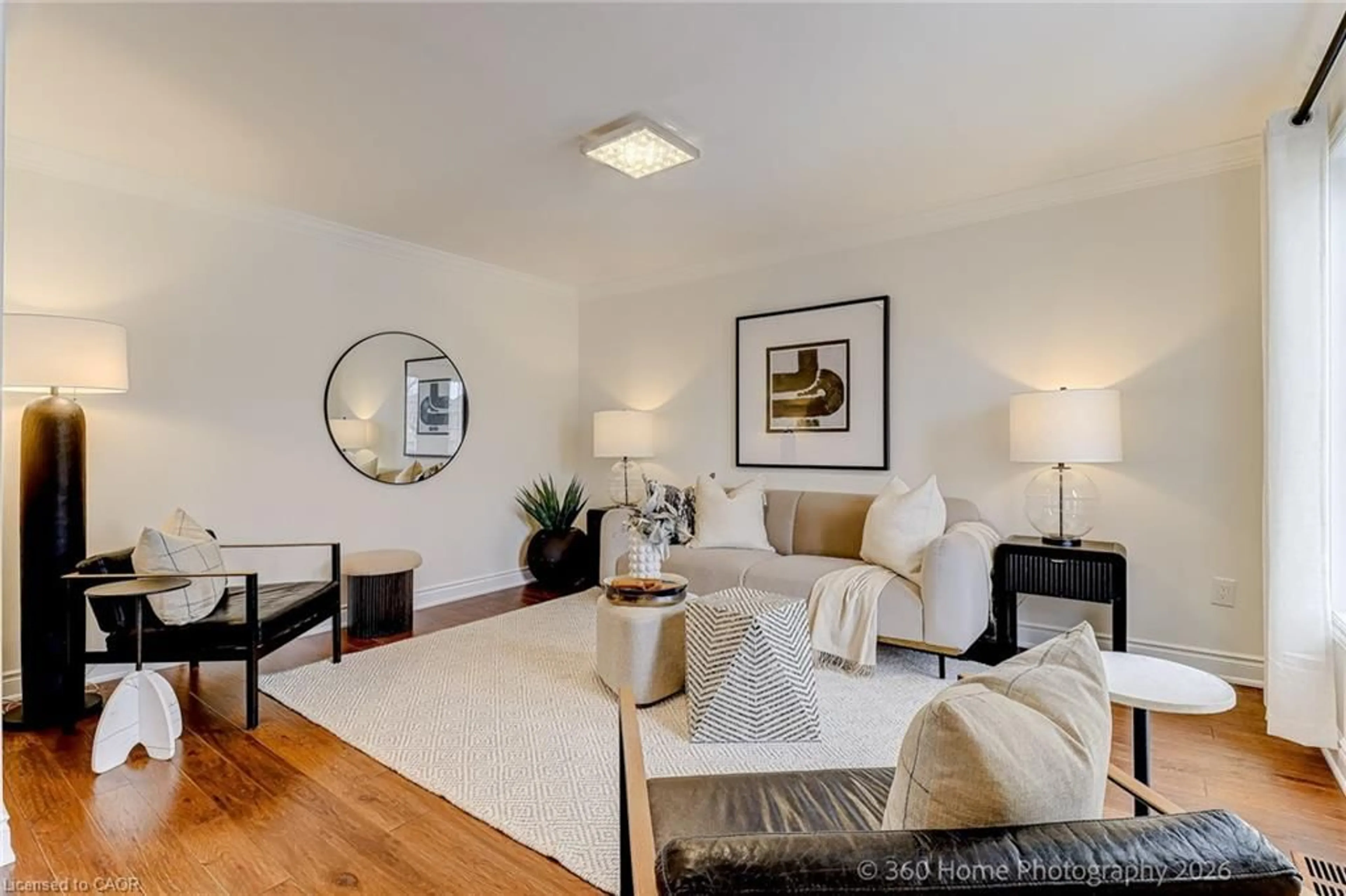 Living room with furniture, unknown for 2444 Towne Blvd, Oakville Ontario L6H 5X6