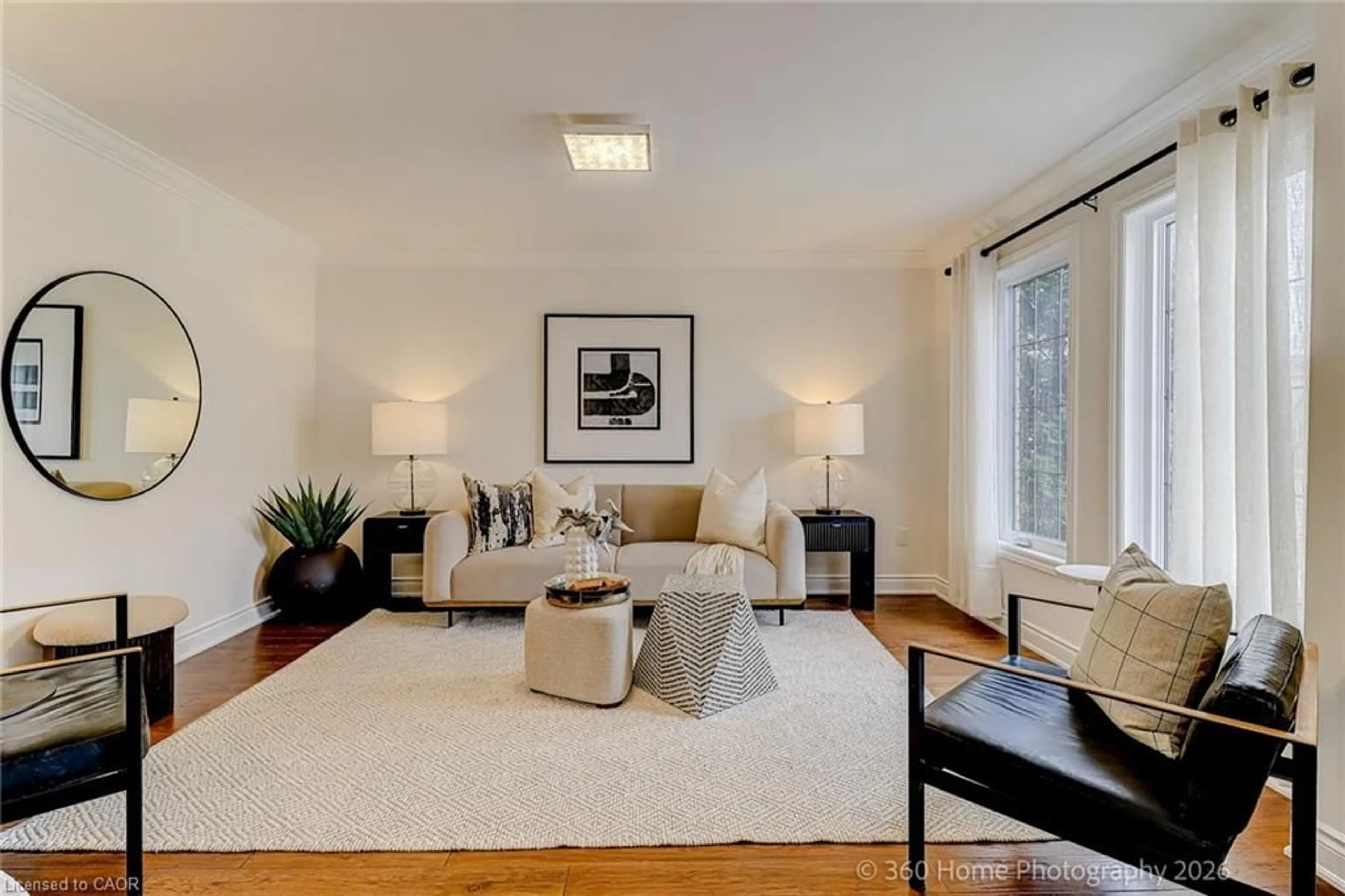 Living room with furniture, unknown for 2444 Towne Blvd, Oakville Ontario L6H 5X6