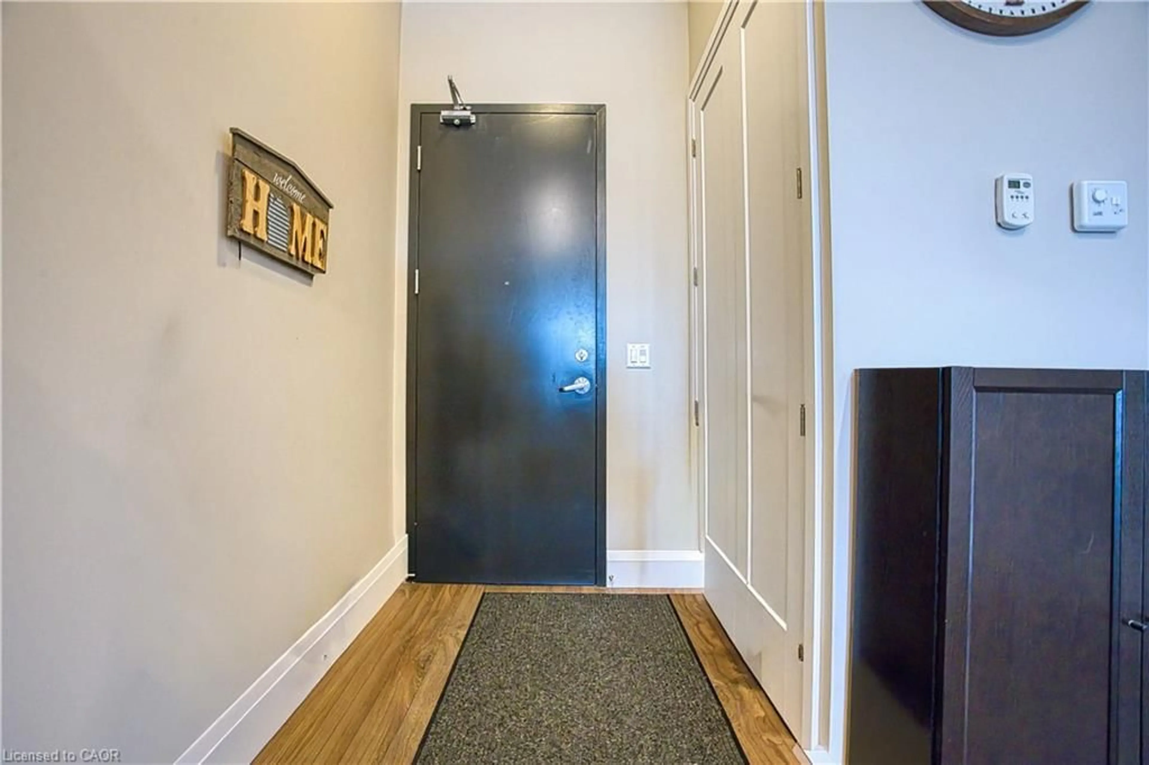 Indoor entryway for 85 Morrell St #215A, Brantford Ontario N3T 4J6