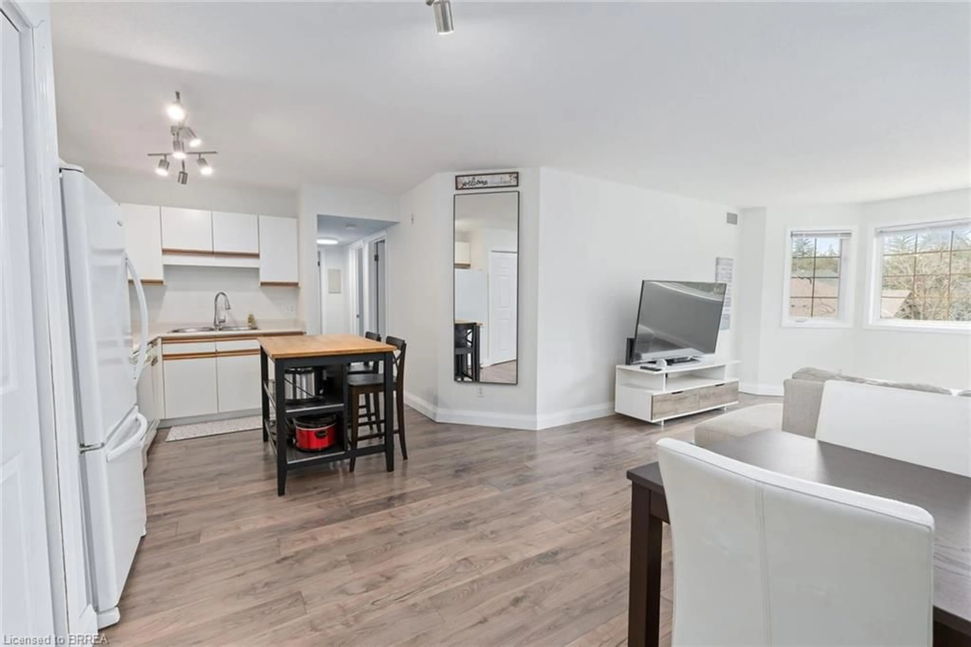 Open concept kitchen, wood/laminate floor for 264 Alma St #301, Rockwood Ontario N0B 2K0