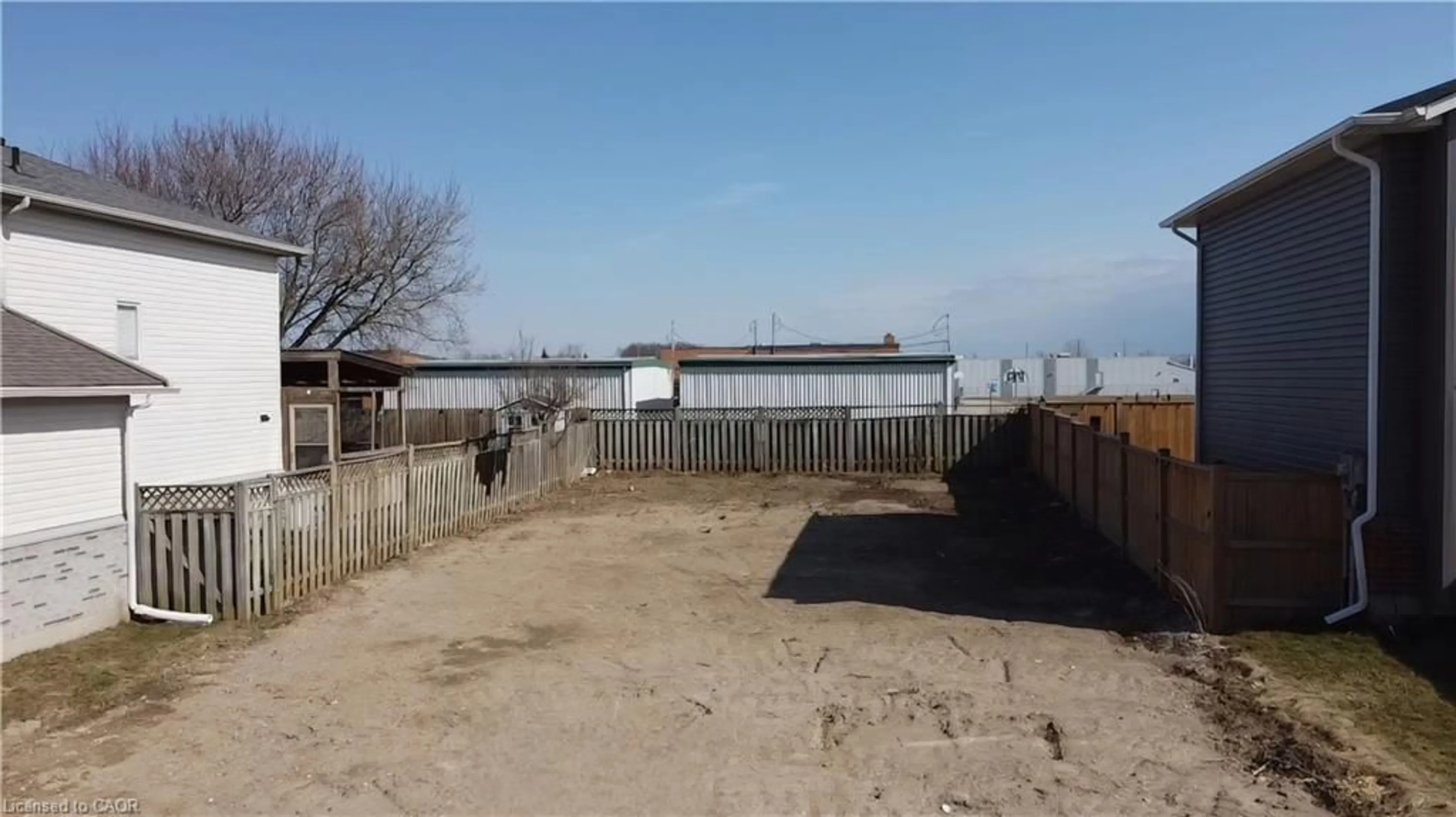 Unknown for 233 Kinross St, Caledonia Ontario N3W 2K5