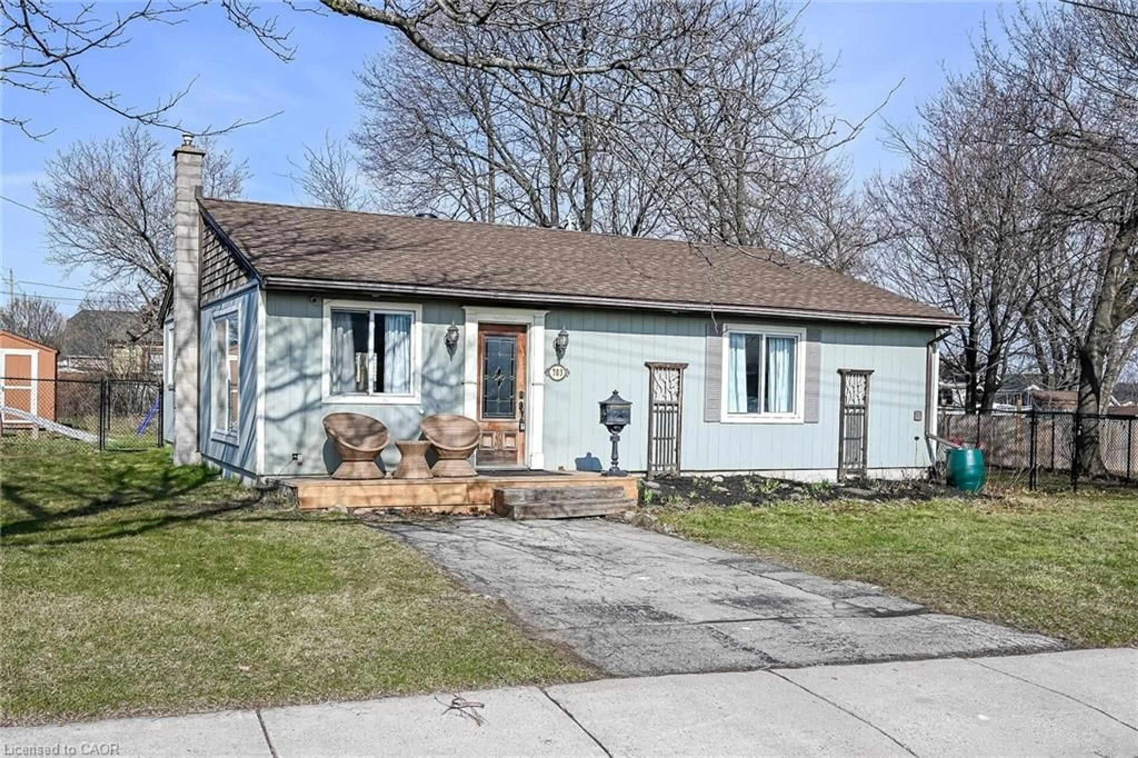 Unknown for 703 Dunn Ave, Hamilton Ontario L8H 6M7