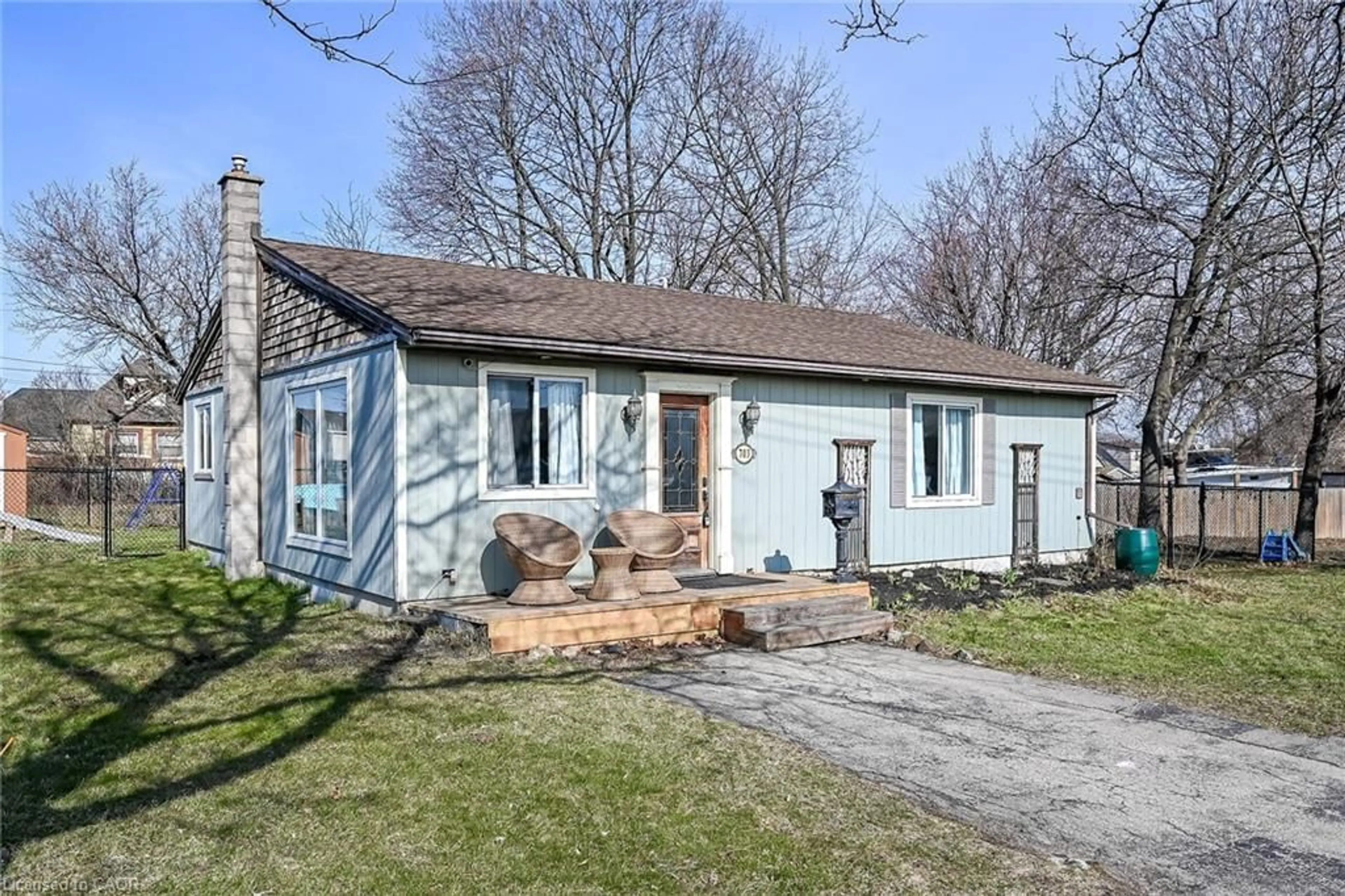 Unknown for 703 Dunn Ave, Hamilton Ontario L8H 6M7