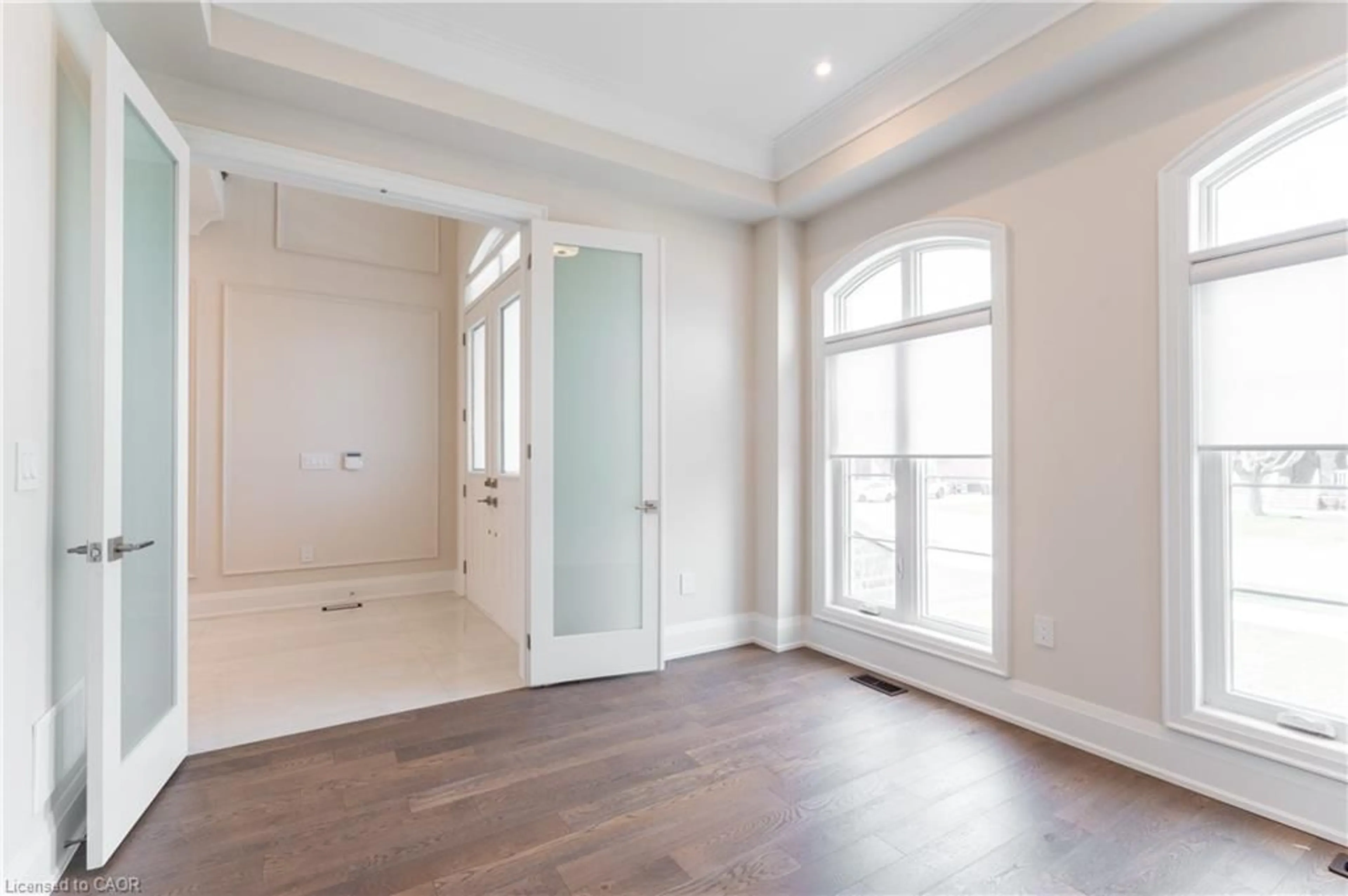 Indoor entryway for 119 Jay St, North York Ontario M6L 2M3