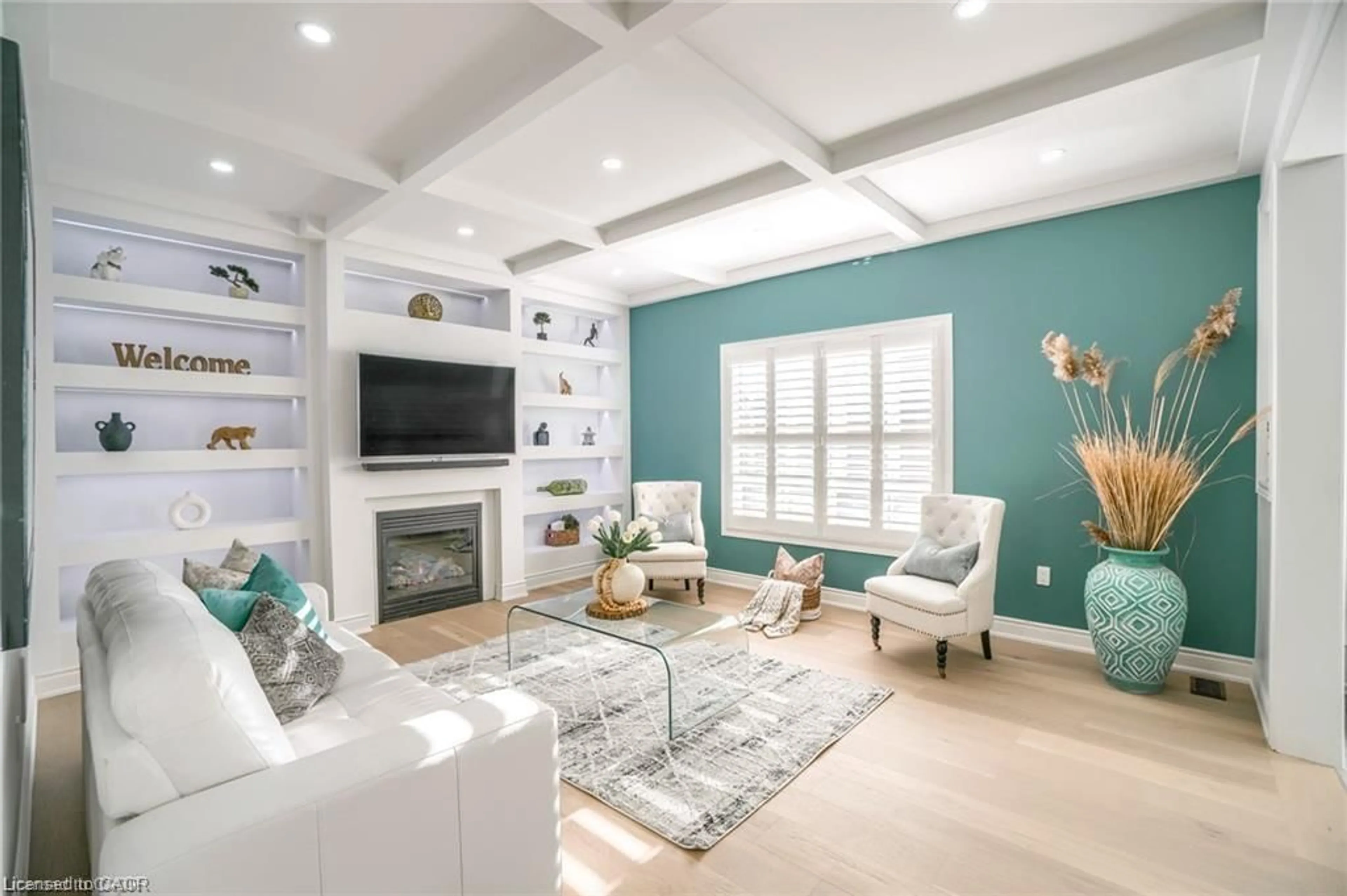 Living room with furniture, unknown for 318 Wallace St, Dufferin Ontario L9V 2S2