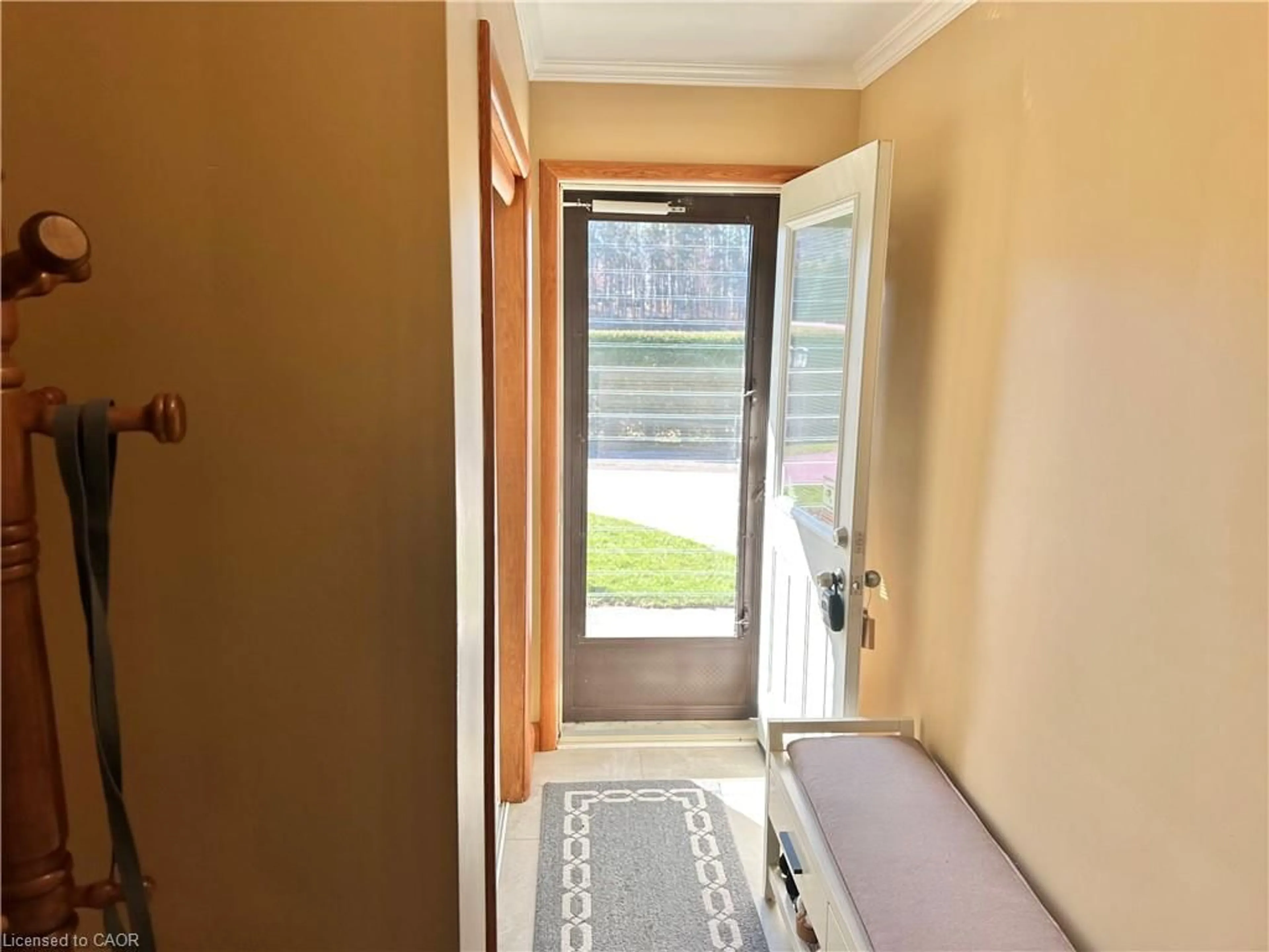 Indoor entryway for 1777 Forestry Farm Rd, Simcoe Ontario N3Y 4K5