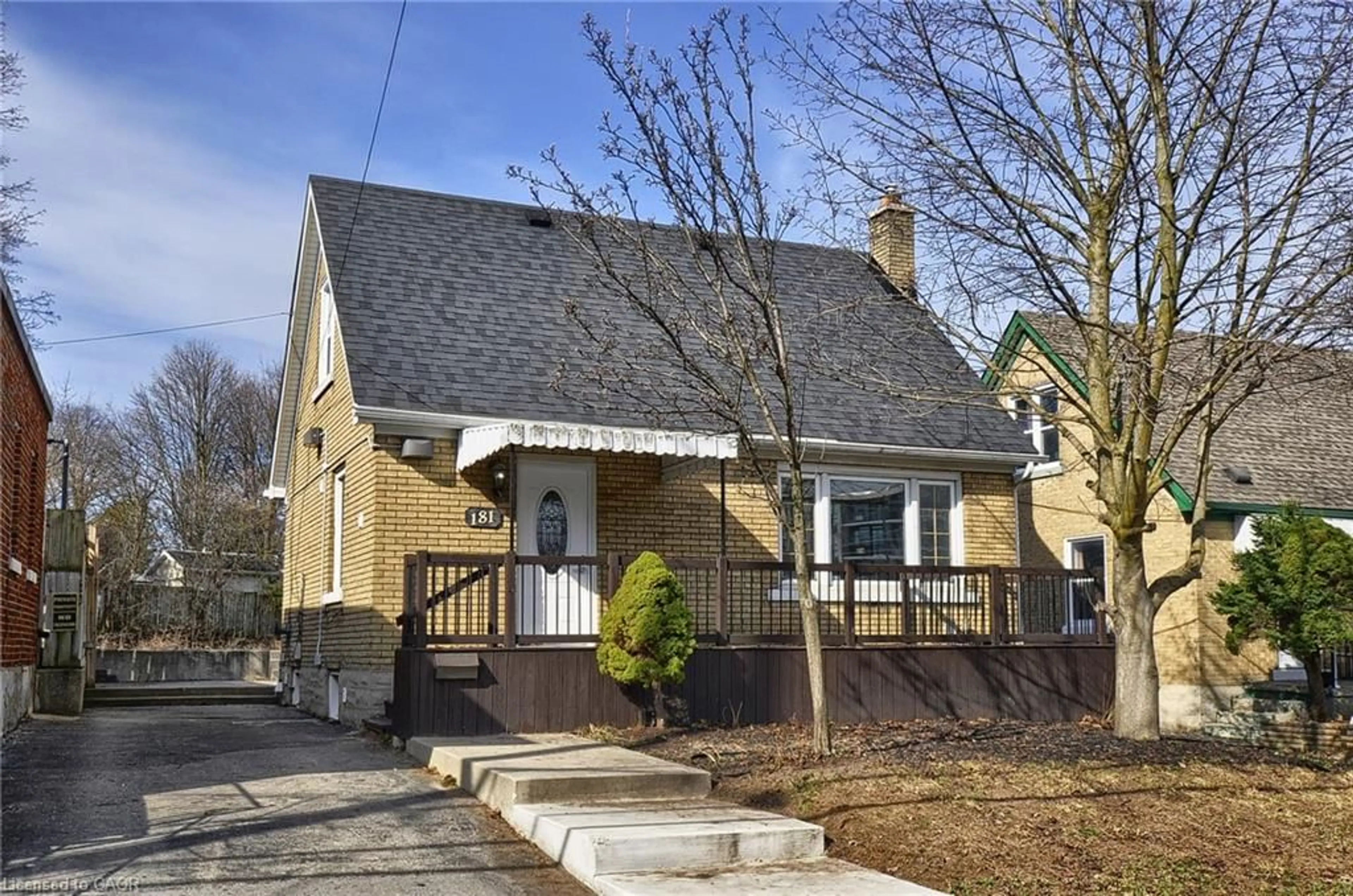 Home with vinyl exterior material, street for 181 Highland Rd, Kitchener Ontario N2M 3W1