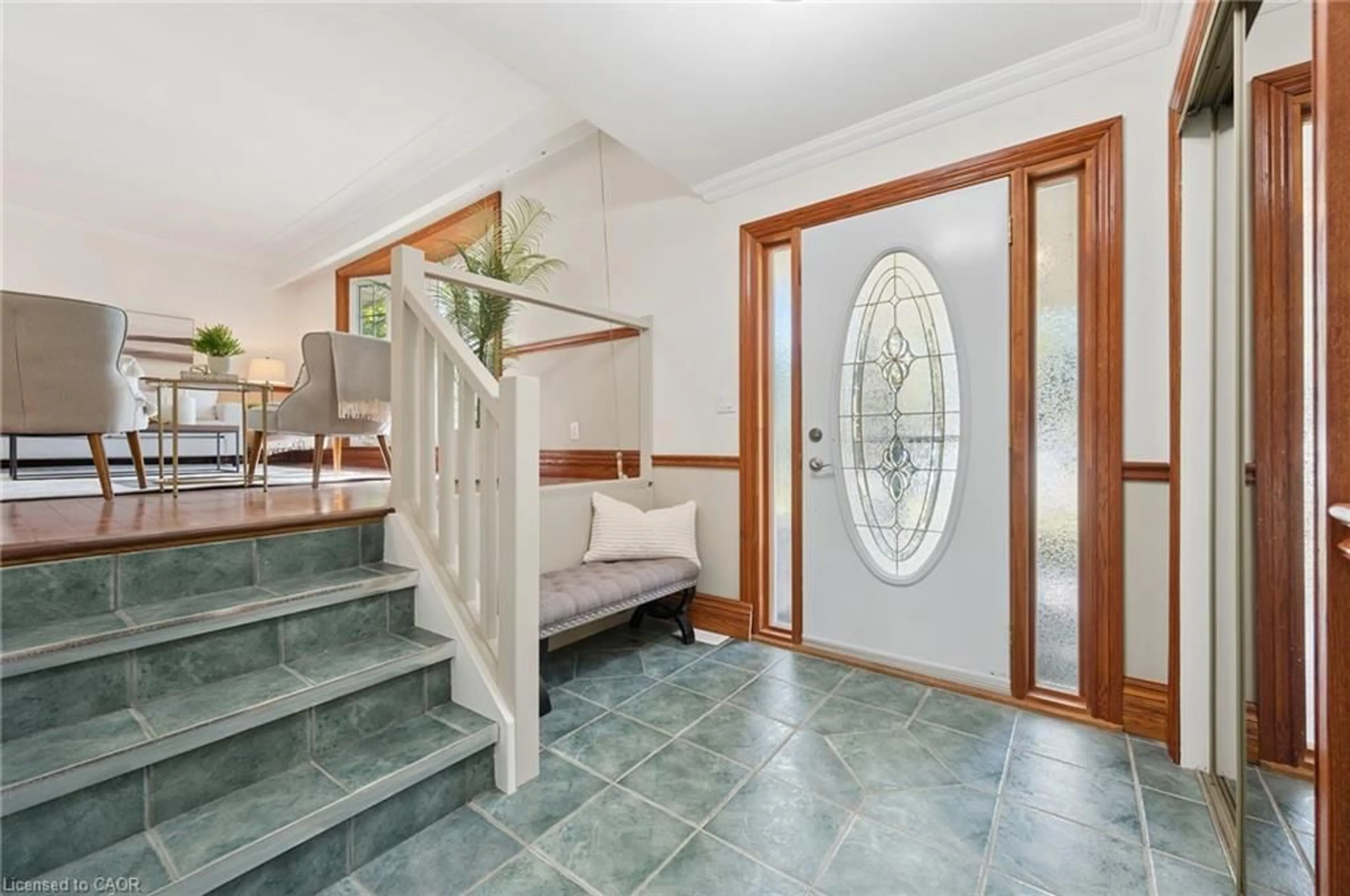 Indoor foyer for 544 Glen Manor Blvd, Waterloo Ontario N2L 4T6