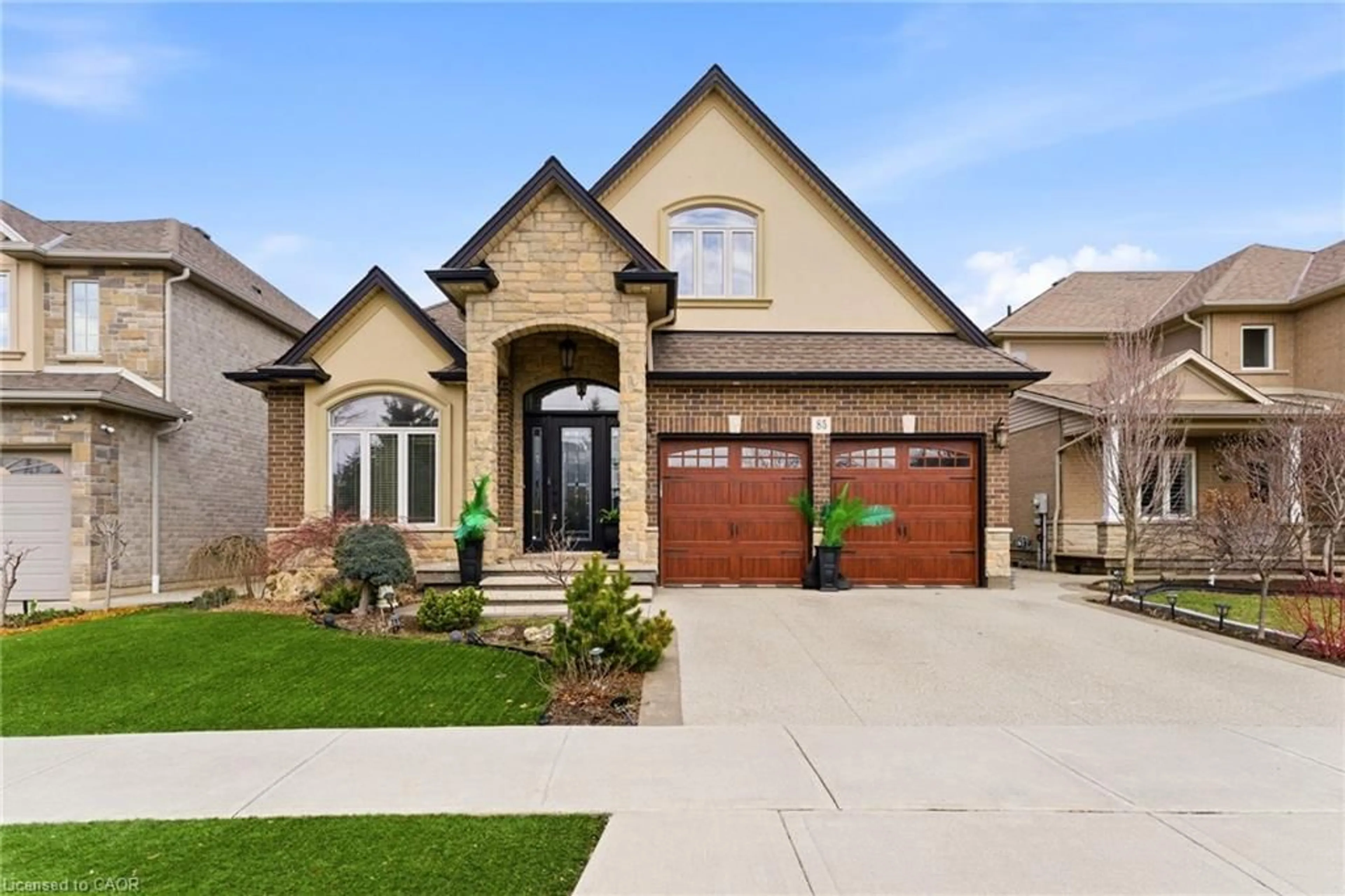 Home with brick exterior material, street for 85 Hillcroft Dr, Stoney Creek Ontario L8J 3W9