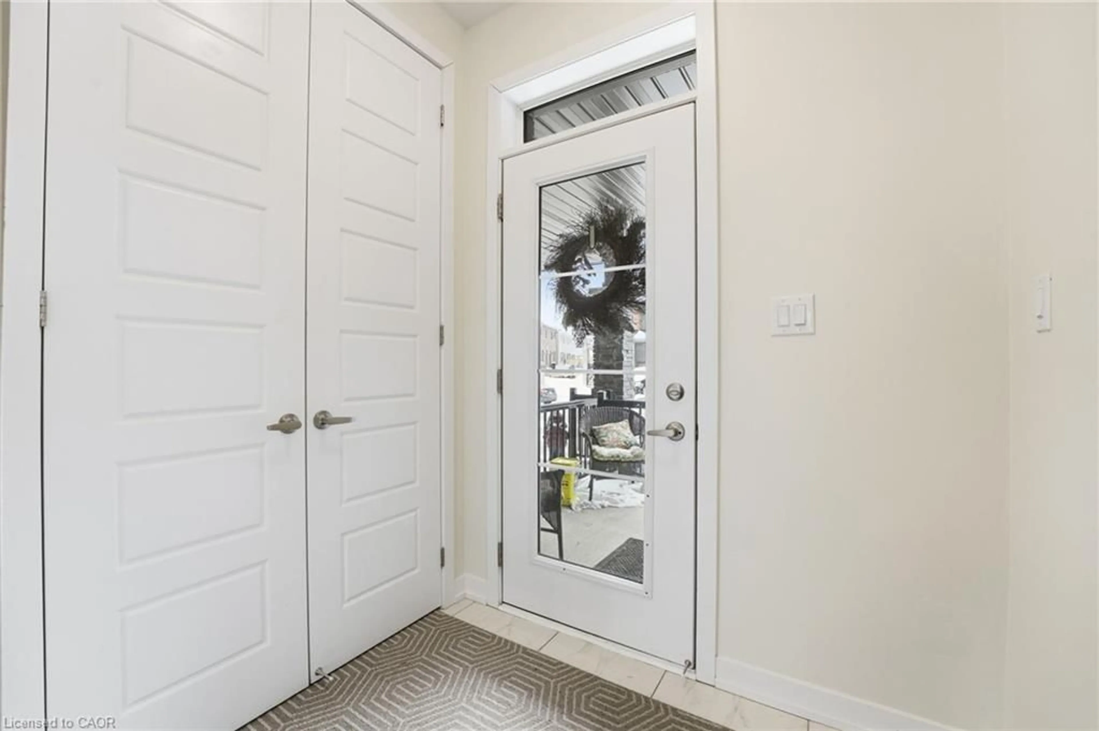 Indoor entryway for 10 Owl Lane, Caledonia Ontario N3W 0G4