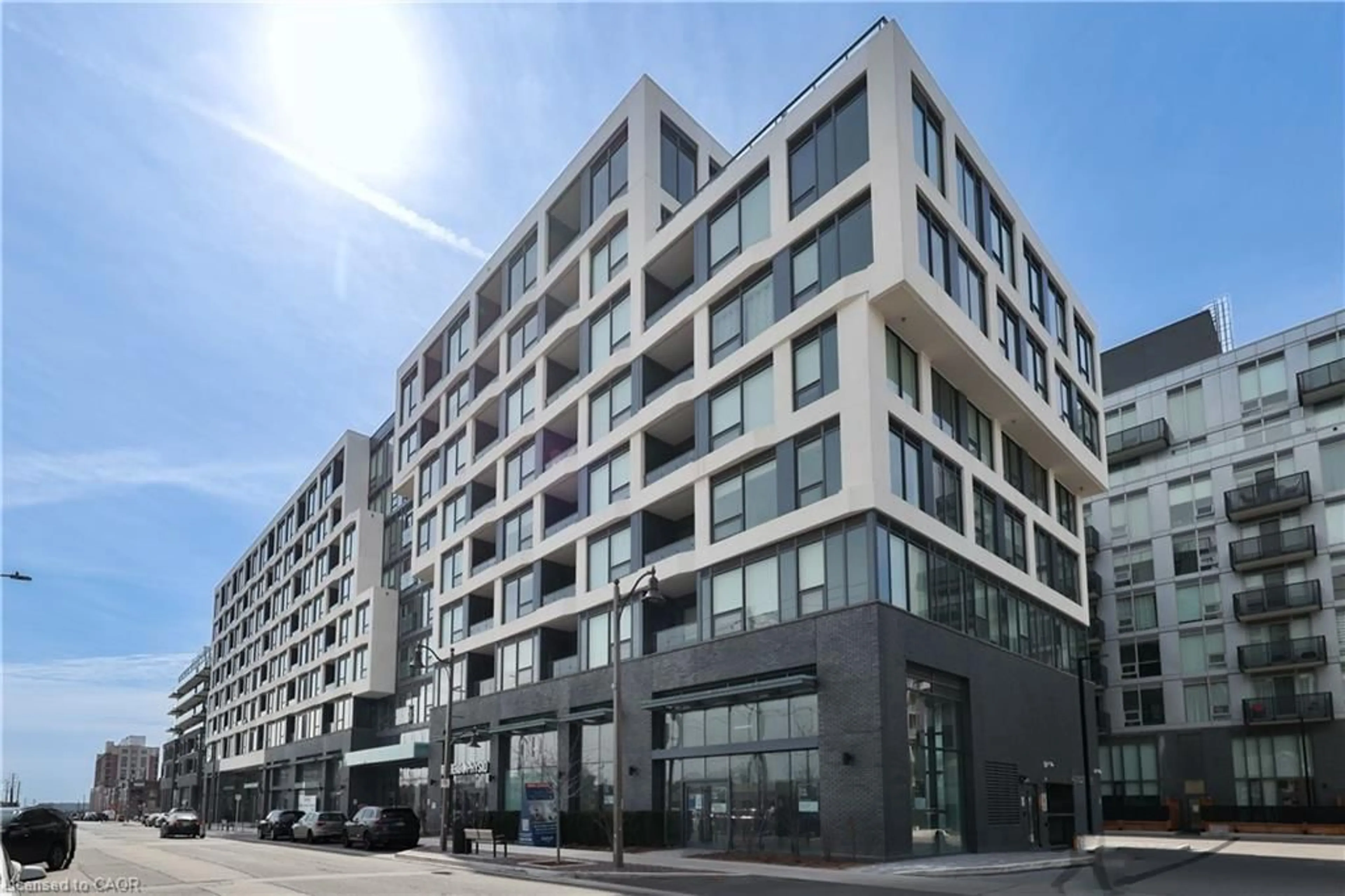 Patio, building for 2450 Old Bronte Rd #716, Oakville Ontario L6M 4J2