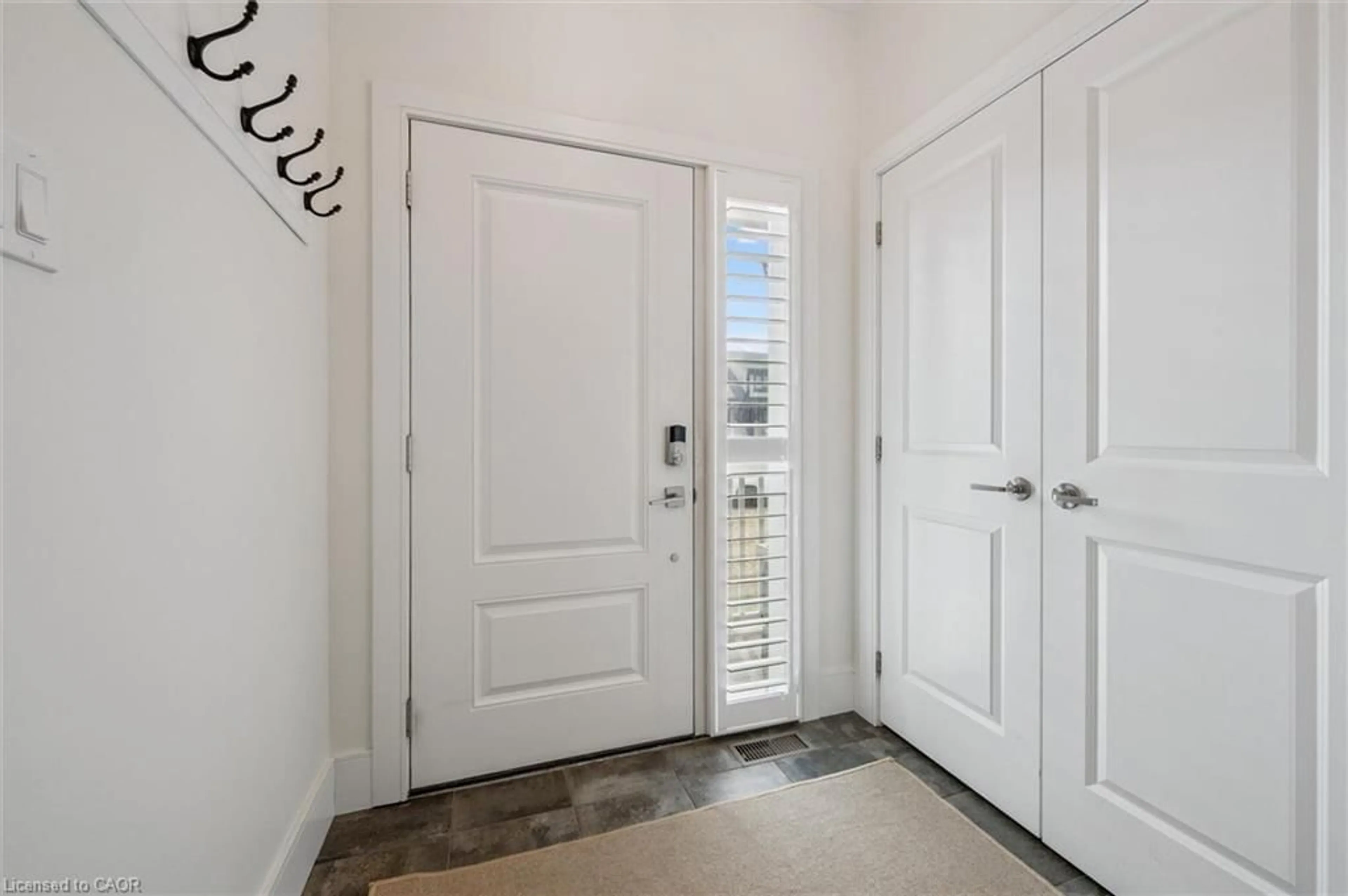 Indoor entryway for 153 Yellow Birch Cres, The Blue Mountains Ontario L9Y 0Y5