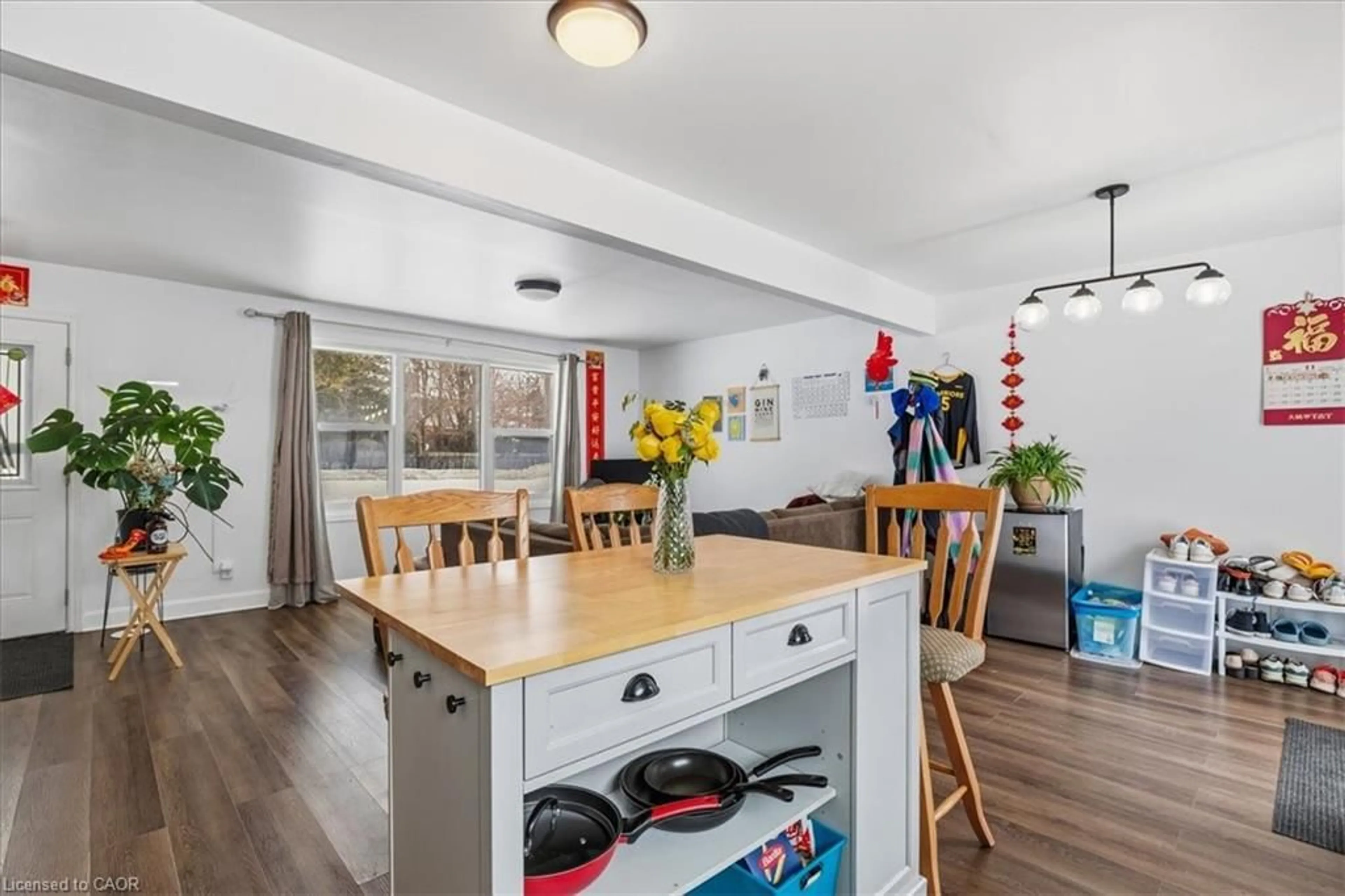 Open concept kitchen, unknown for 400 Midwood Cres, Waterloo Ontario N2L 5N5