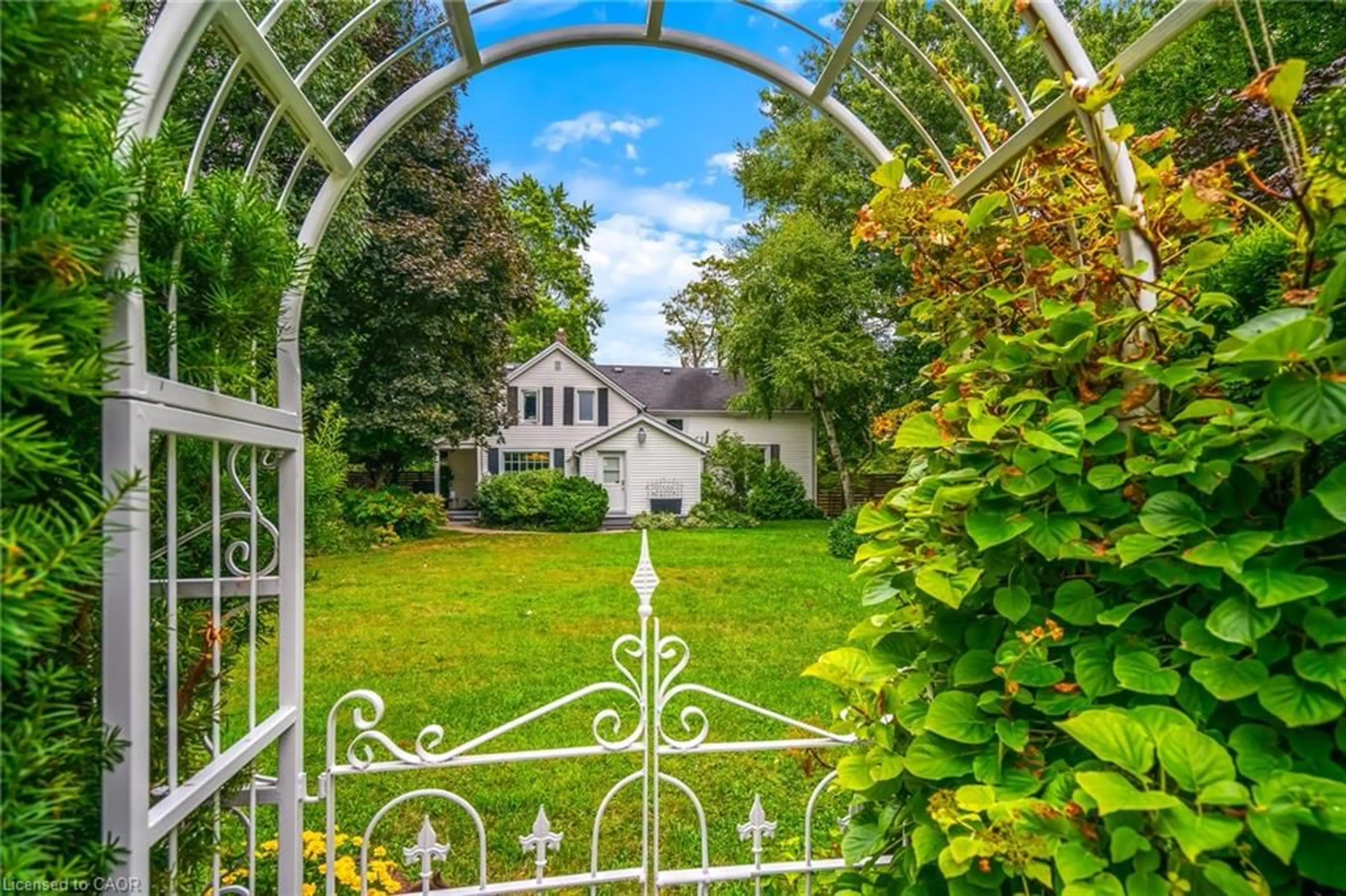 Unknown for 14894 Niagara River Pky, Niagara-on-the-Lake Ontario L0S 1J0