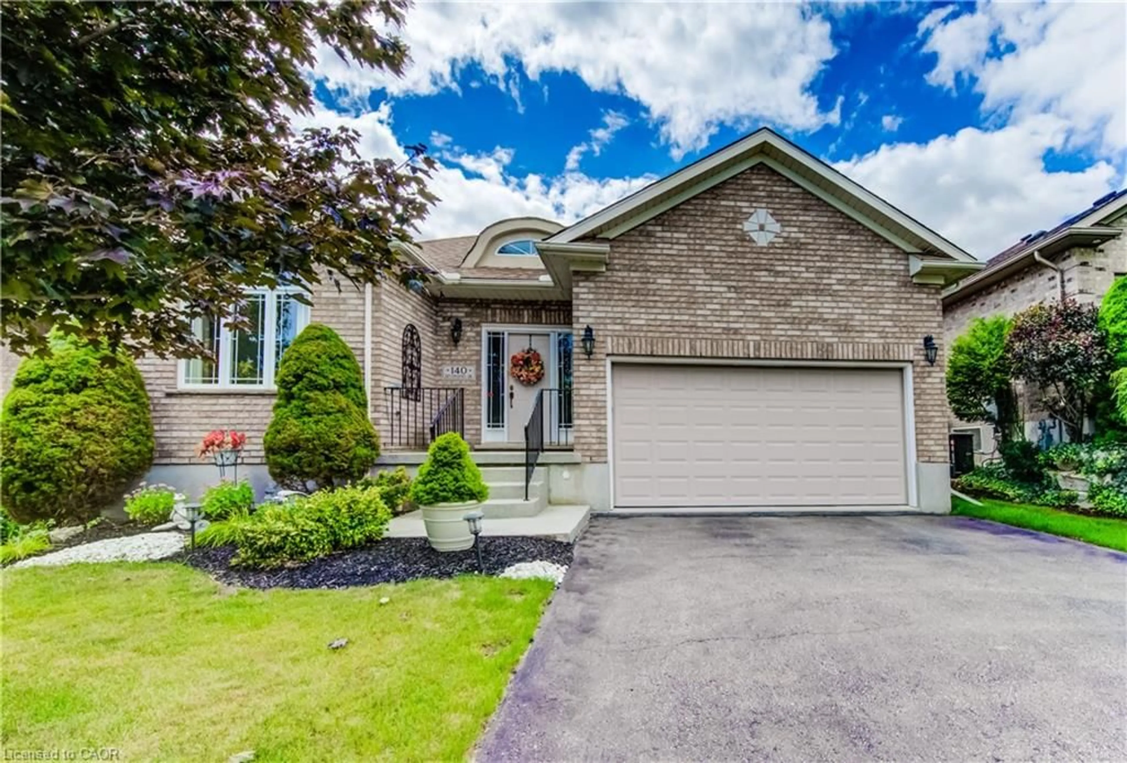 Home with brick exterior material, street for 140 Devonshire Dr, New Hamburg Ontario N3A 4J7