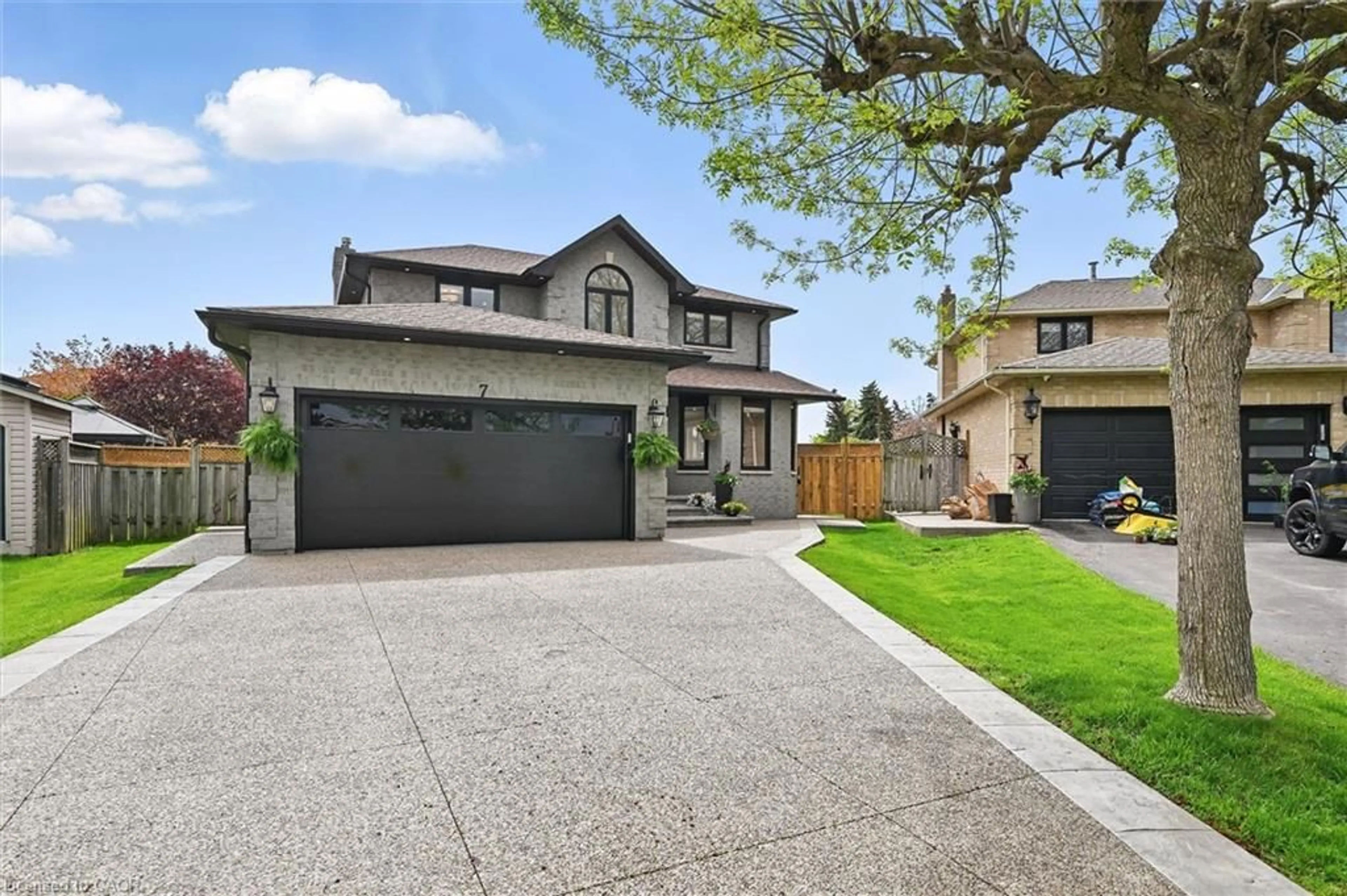 Home with brick exterior material, street for 7 Grandview Ave, Stoney Creek Ontario L8E 5A5