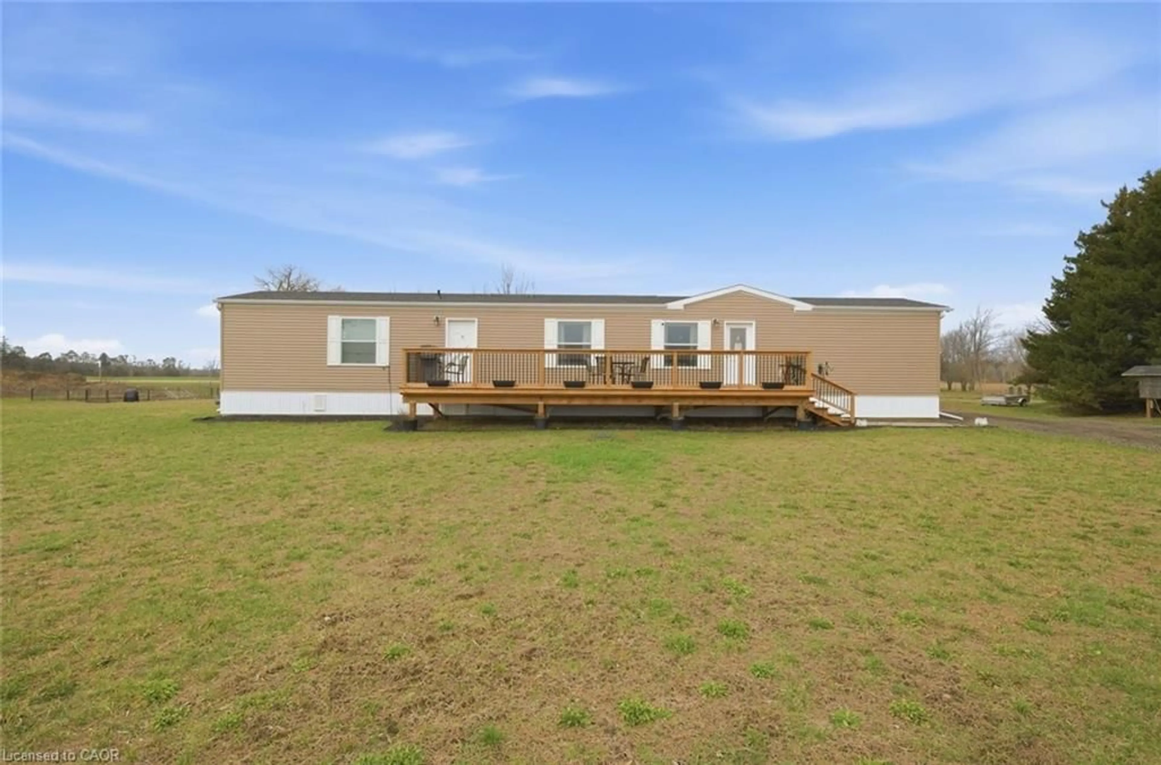 A pic from outside/outdoor area/front of a property/back of a property/a pic from drone, unknown for 837 Fertilizer Rd, Simcoe Ontario N3Y 4K6