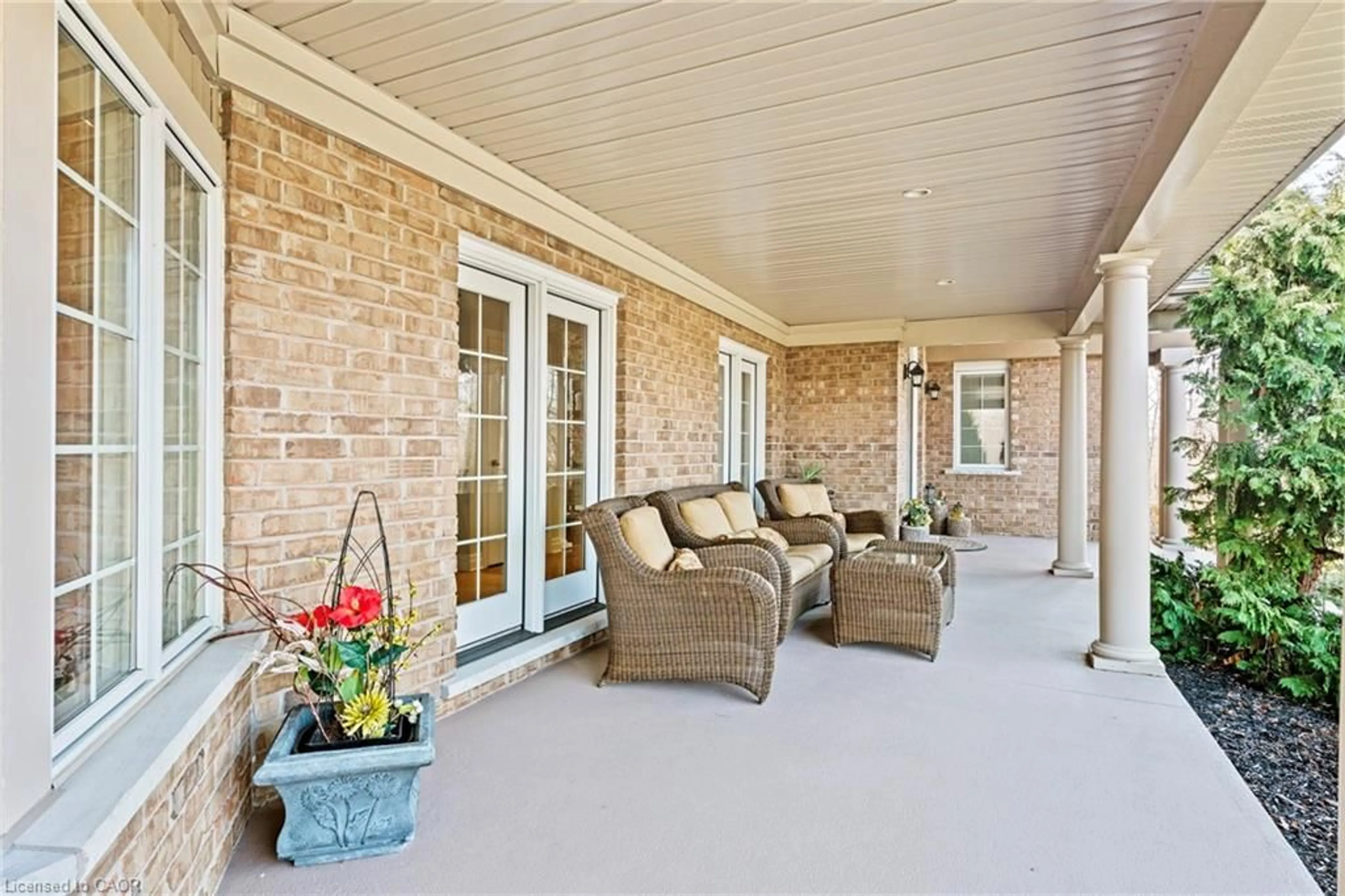 Patio, street for 5045 Michener Rd, Sherkston Ontario L0S 1R0