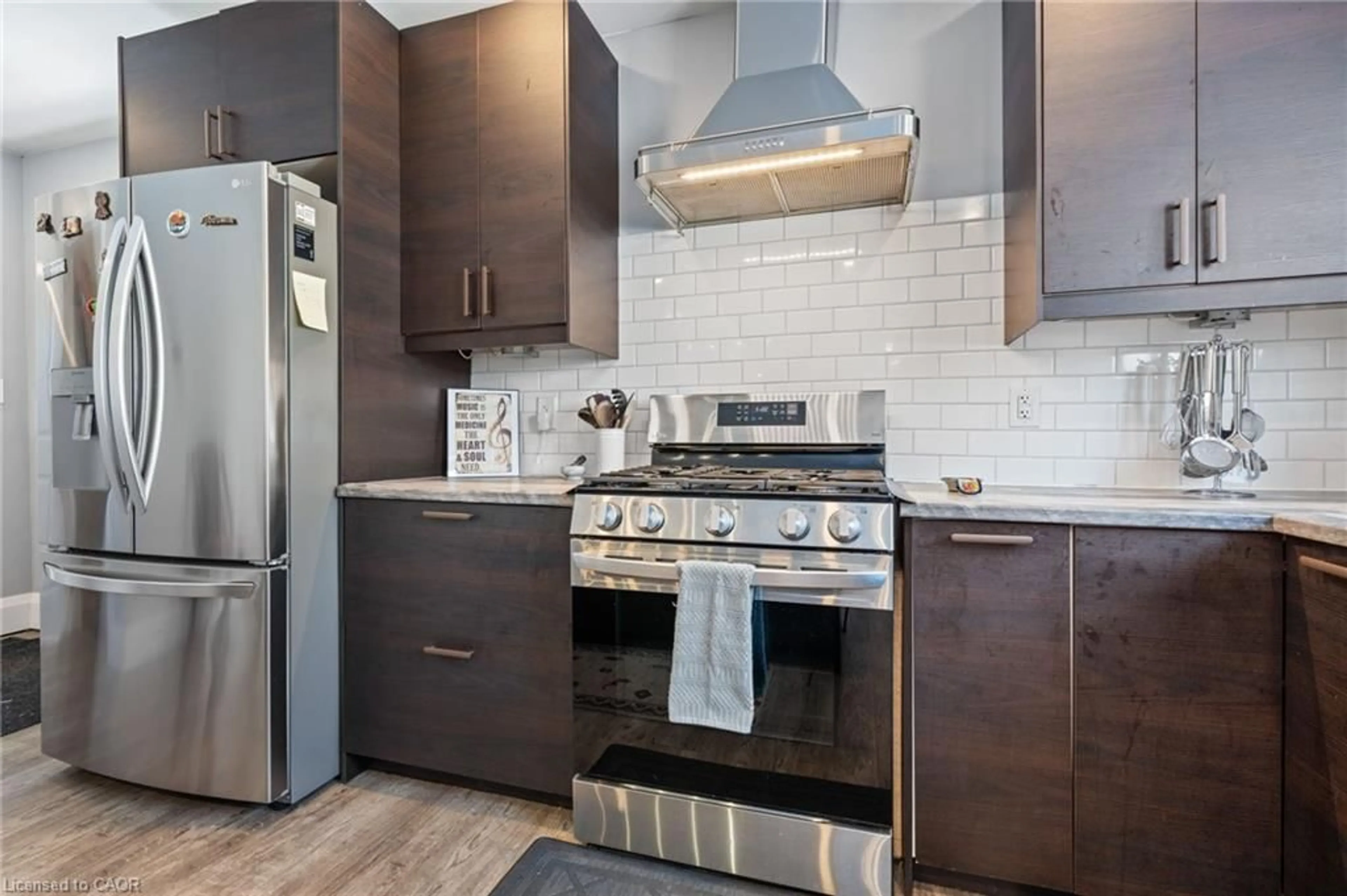 Standard kitchen, ceramic/tile floor for 32 Nichol St, Waterford Ontario N0E 1Y0