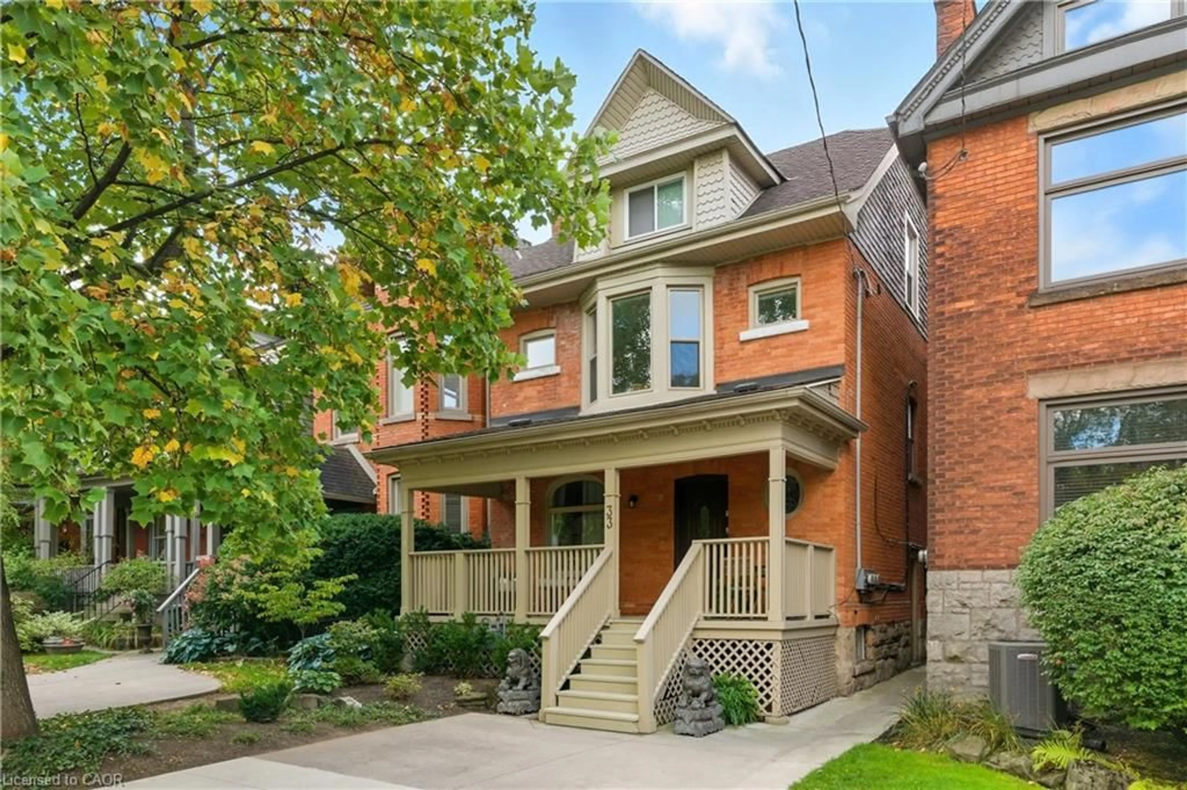 Home with brick exterior material, street for 33 Homewood Ave, Hamilton Ontario L8P 2M1