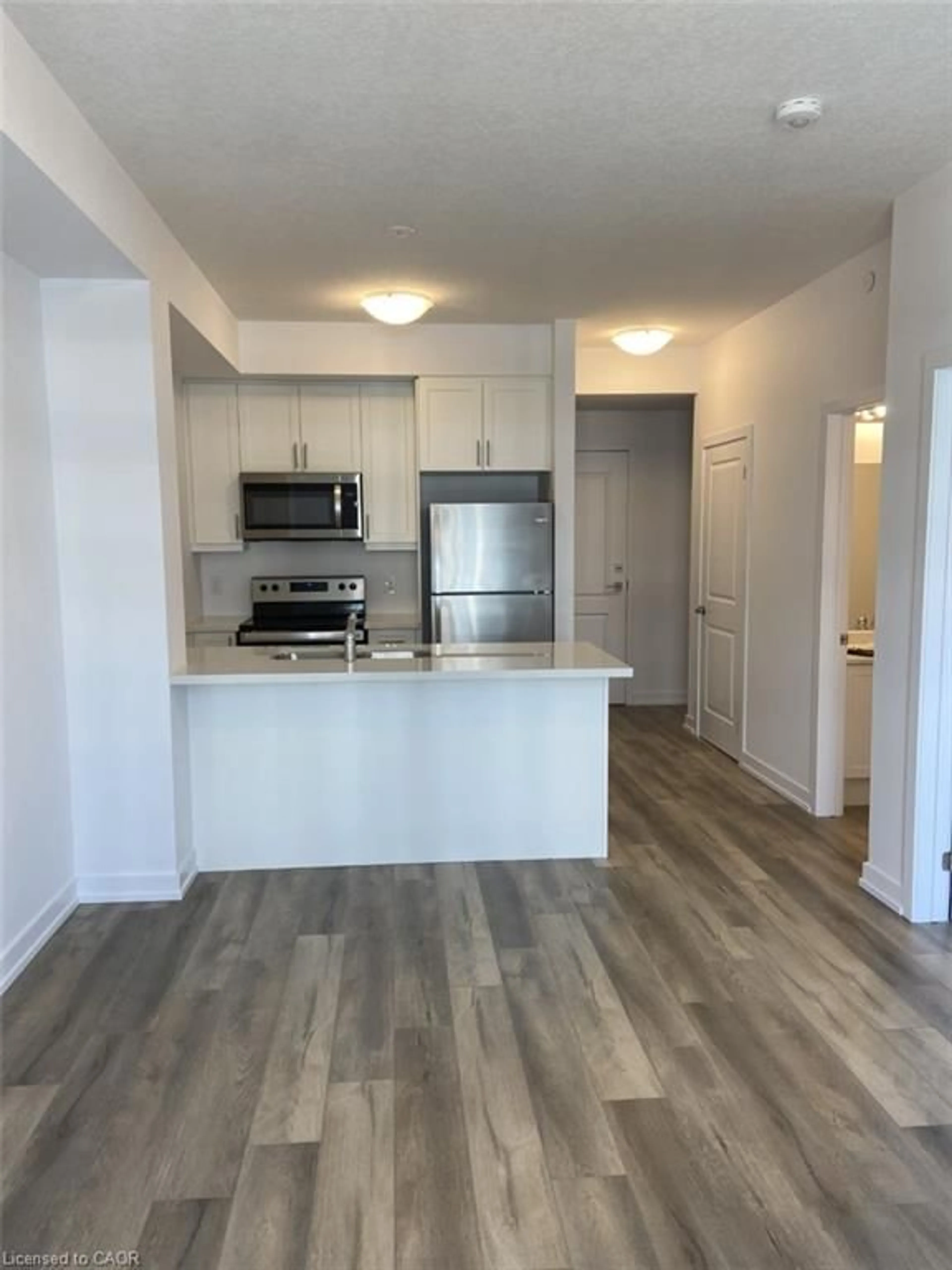 Standard kitchen, unknown for 5055 Greenlane Rd #424, Hamilton Ontario L0R 1B3