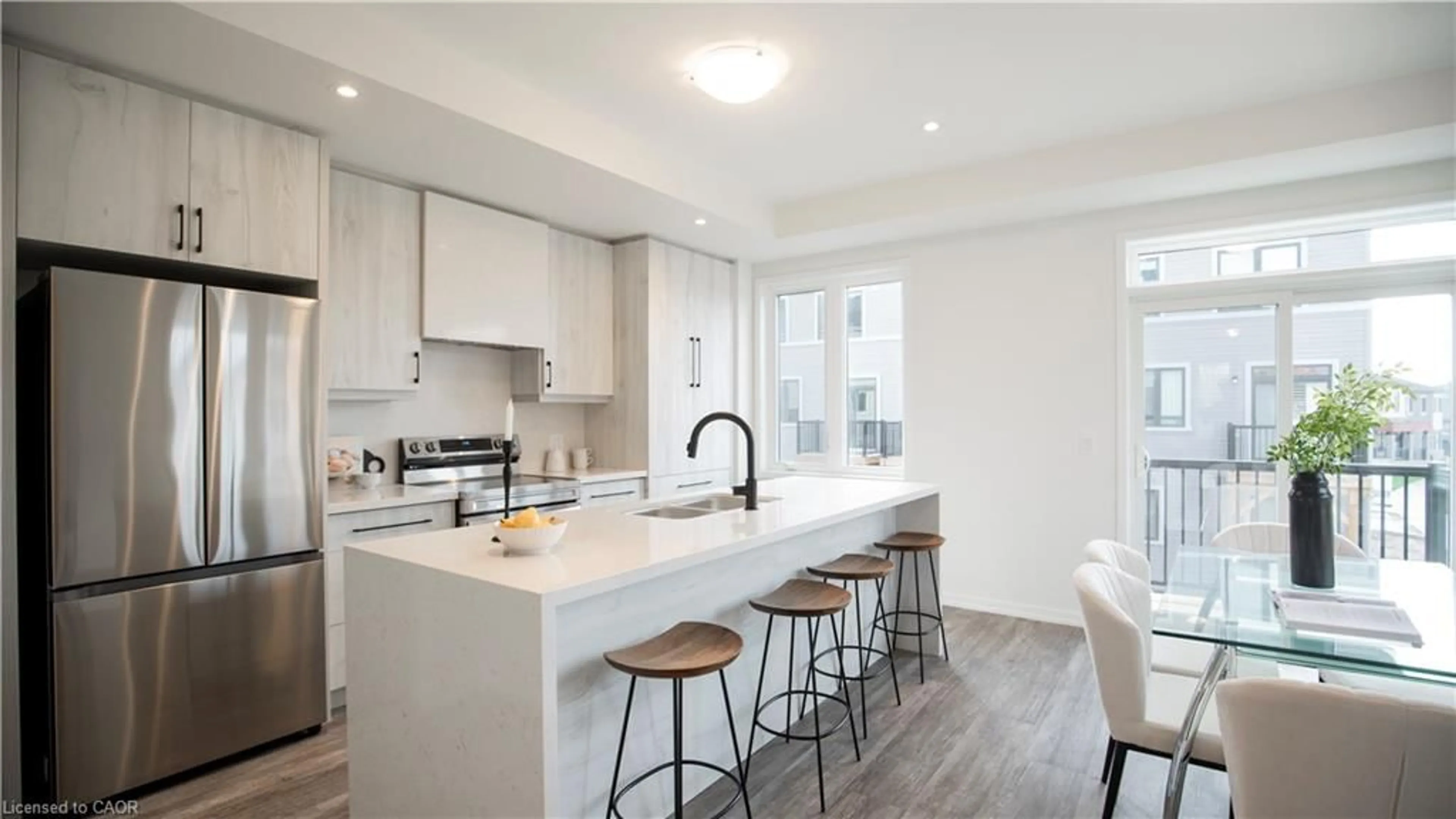 Open concept kitchen, ceramic/tile floor for 21-170 Attwater Dr, Cambridge Ontario N1R 5S2