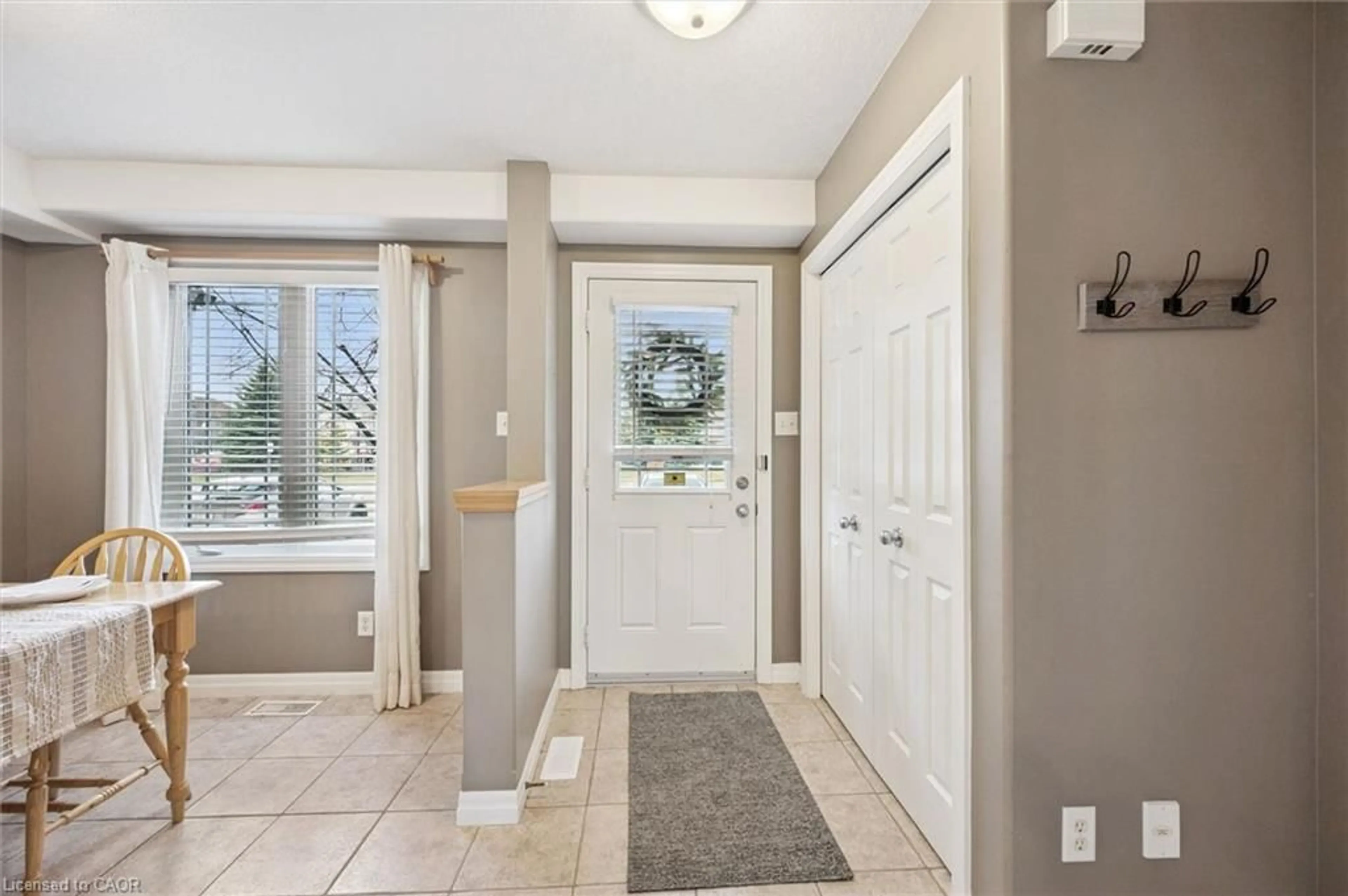 Indoor entryway for 535 Windflower Cres #54, Kitchener Ontario N2E 4L7