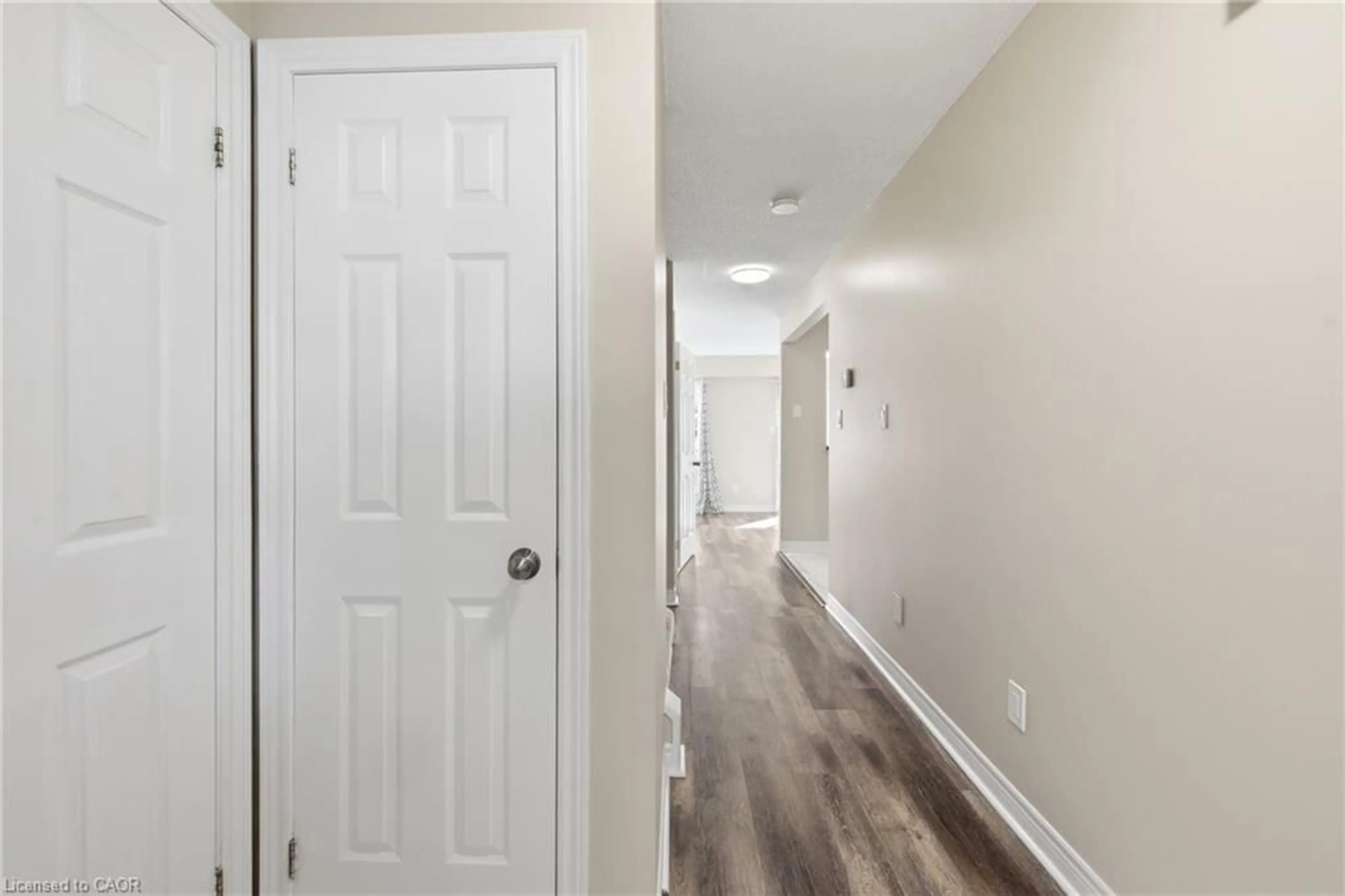 Indoor entryway for 2A Courtland Dr, Brantford Ontario N3R 7V8