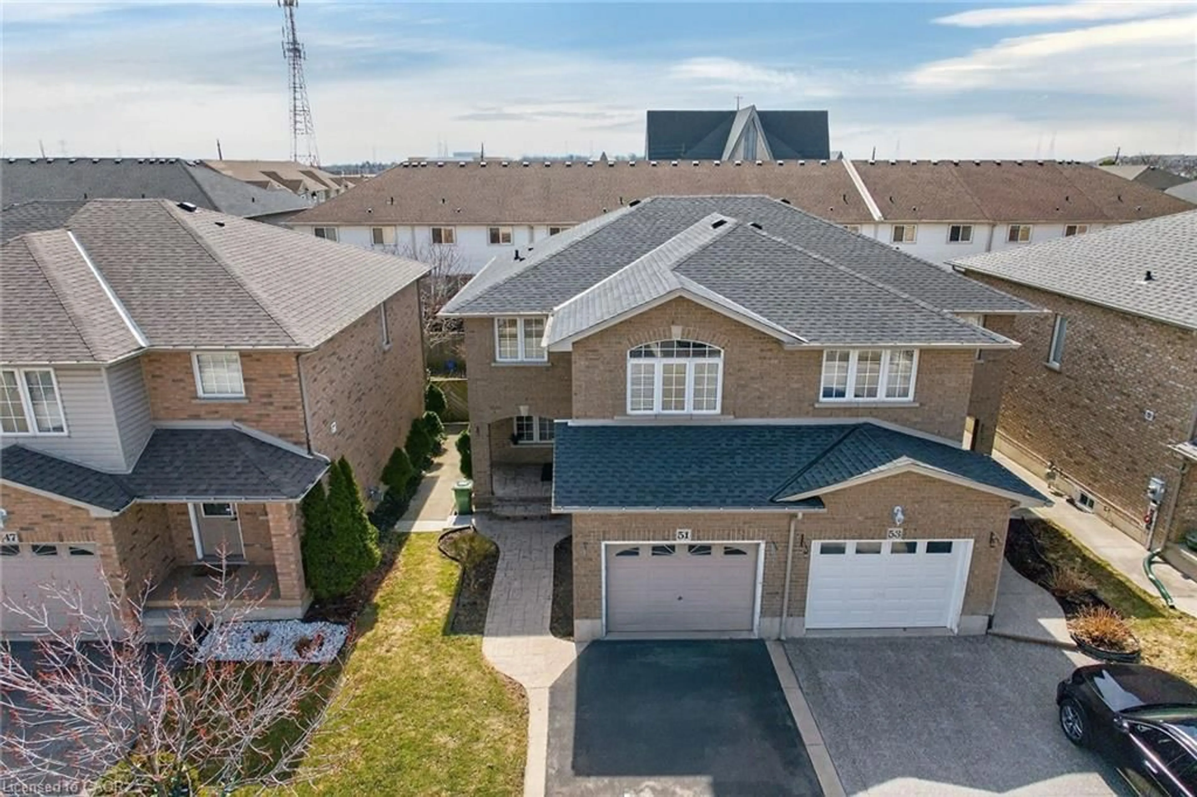 A pic from outside/outdoor area/front of a property/back of a property/a pic from drone, street for 51 Jonathon Crt, Hamilton Ontario L8W 0A1