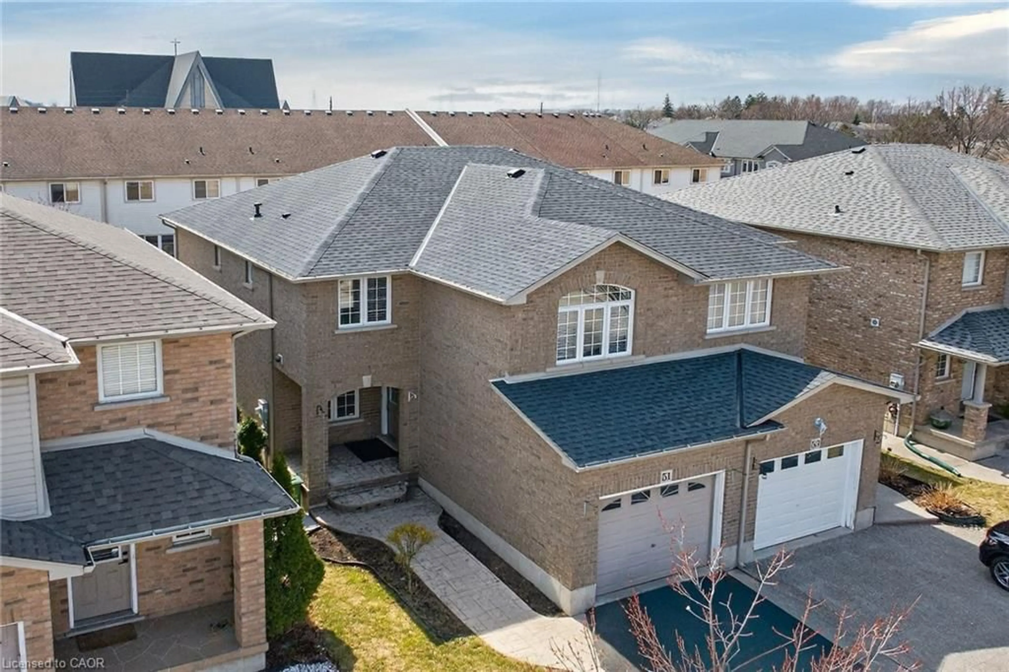 A pic from outside/outdoor area/front of a property/back of a property/a pic from drone, street for 51 Jonathon Crt, Hamilton Ontario L8W 0A1