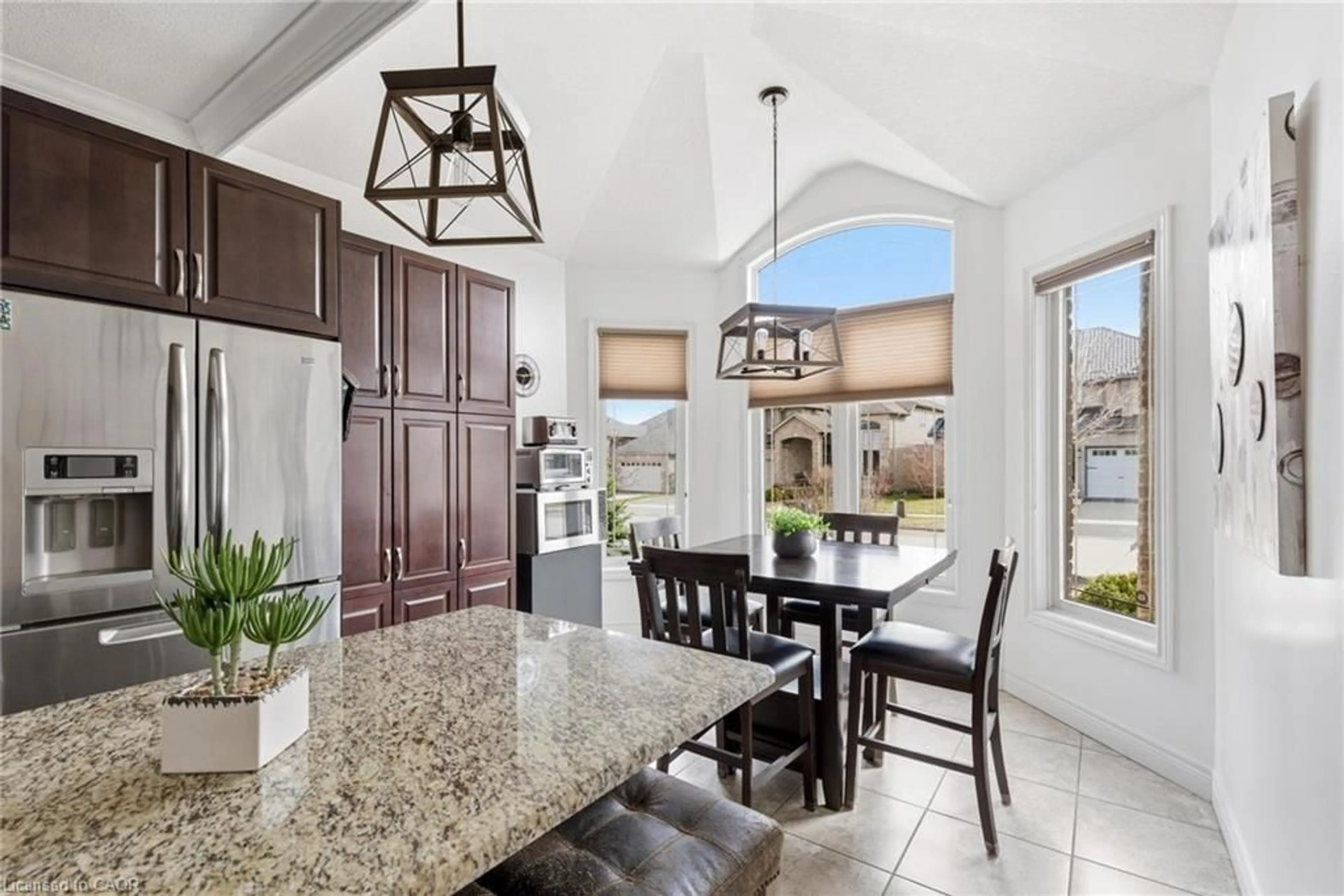 Open concept kitchen, ceramic/tile floor for 184 Townsend Dr, Breslau Ontario N0B 1M0