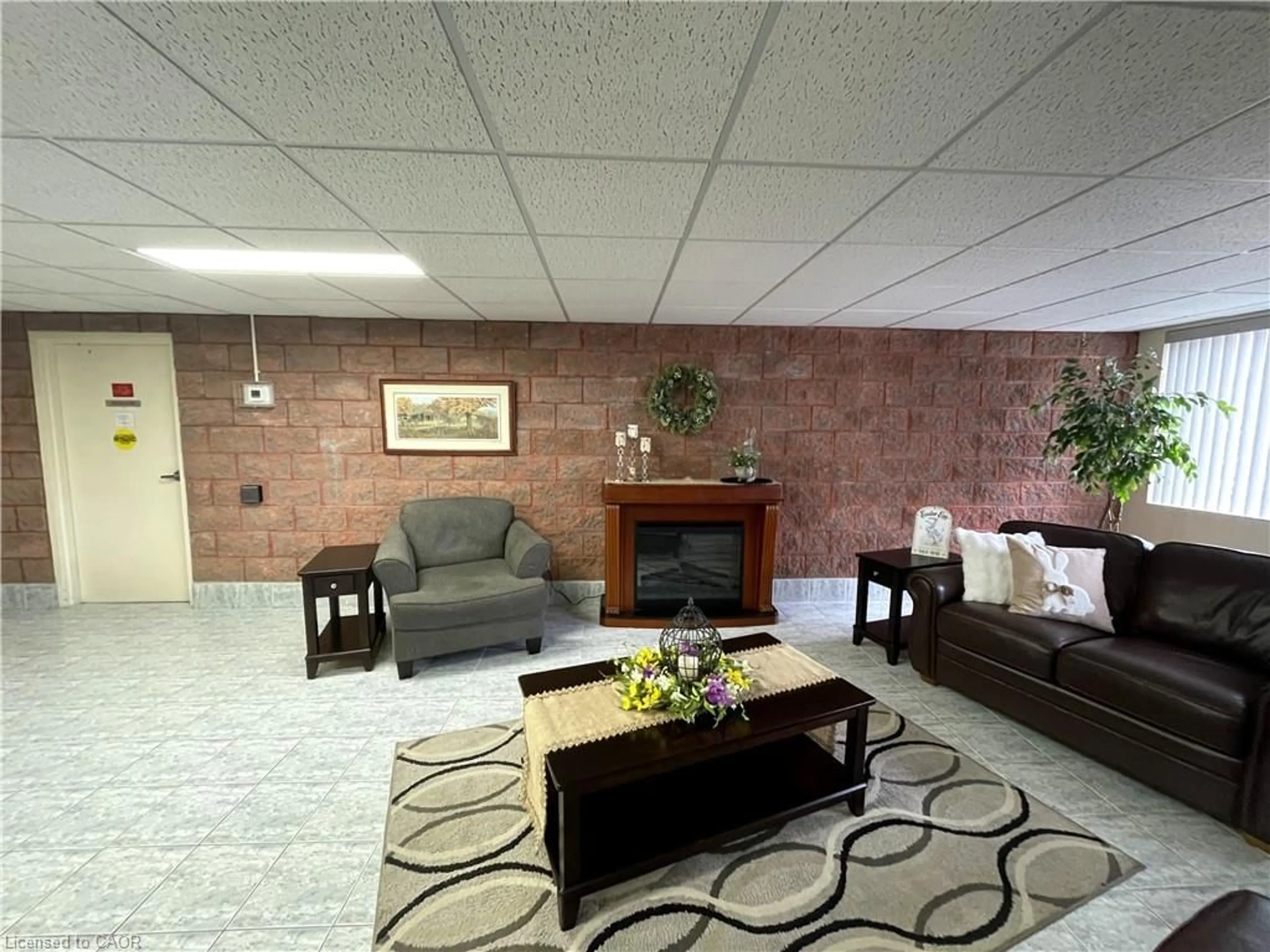 Lobby for 5 Mill Pond Crt #606, Simcoe Ontario N3Y 5J6