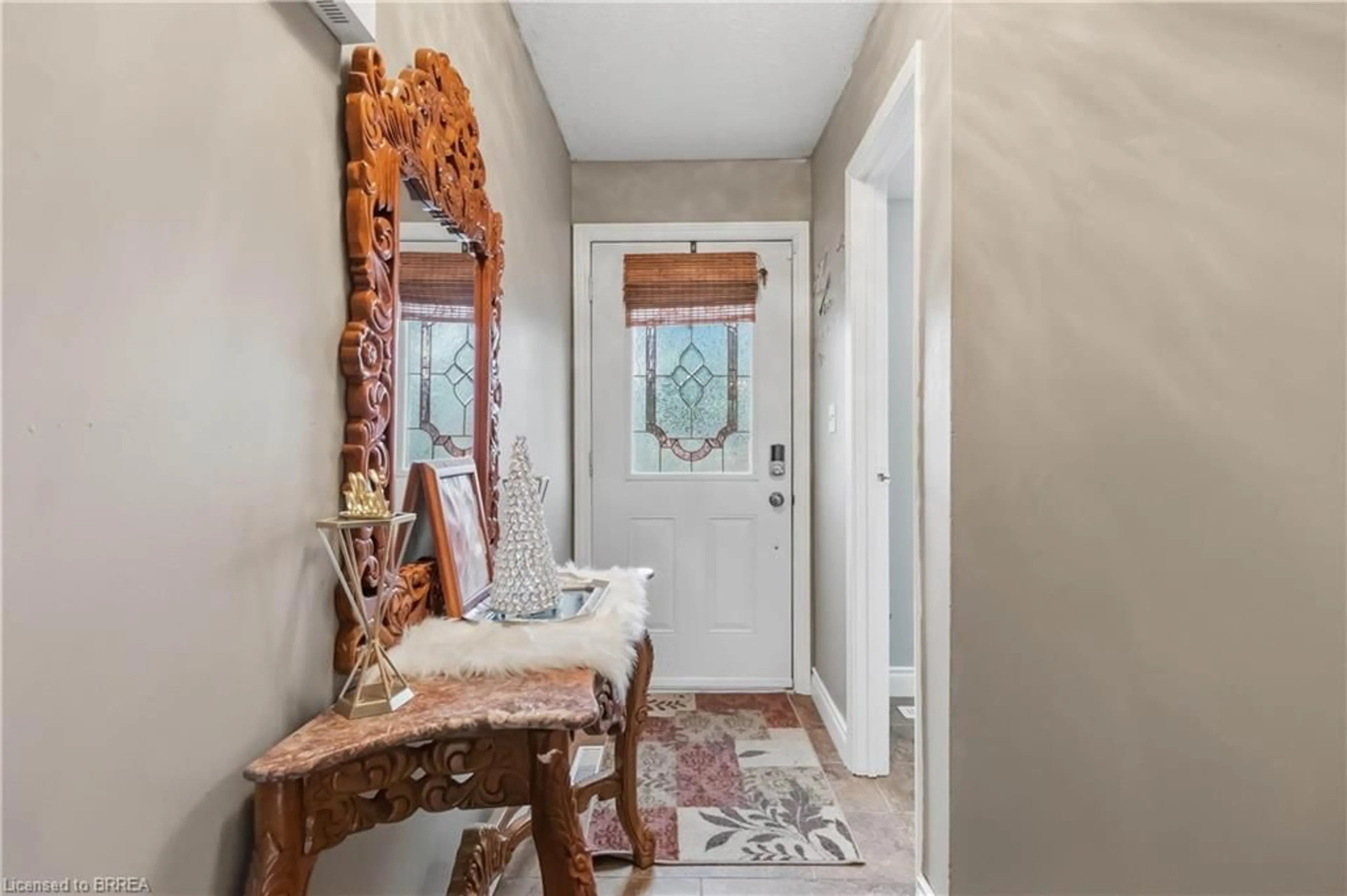 Indoor entryway for 486 Springbank Ave #4, Woodstock Ontario N4T 1K8