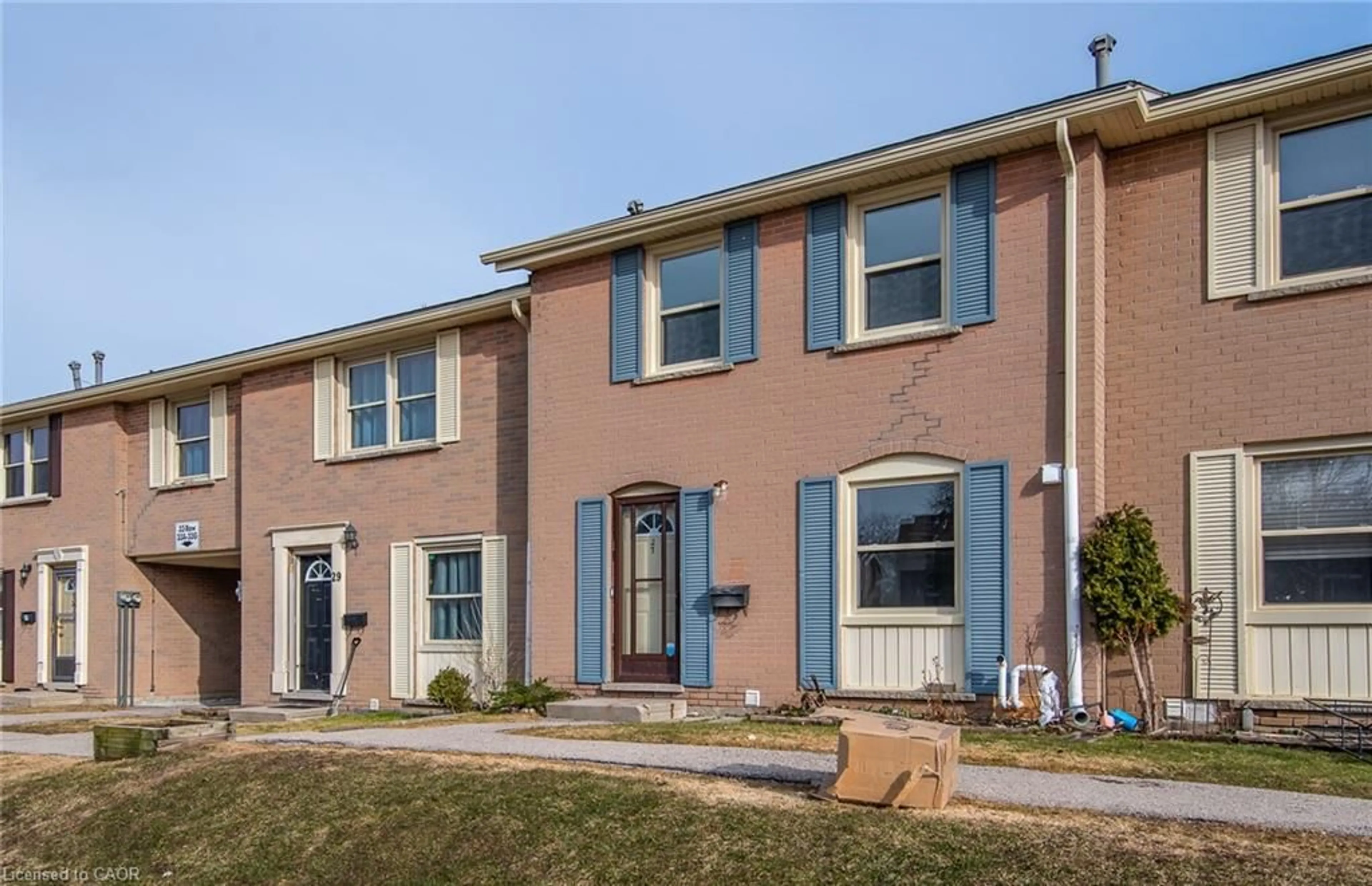 Home with brick exterior material, street for 27 Queenston Dr, Kitchener Ontario N2B 2T8