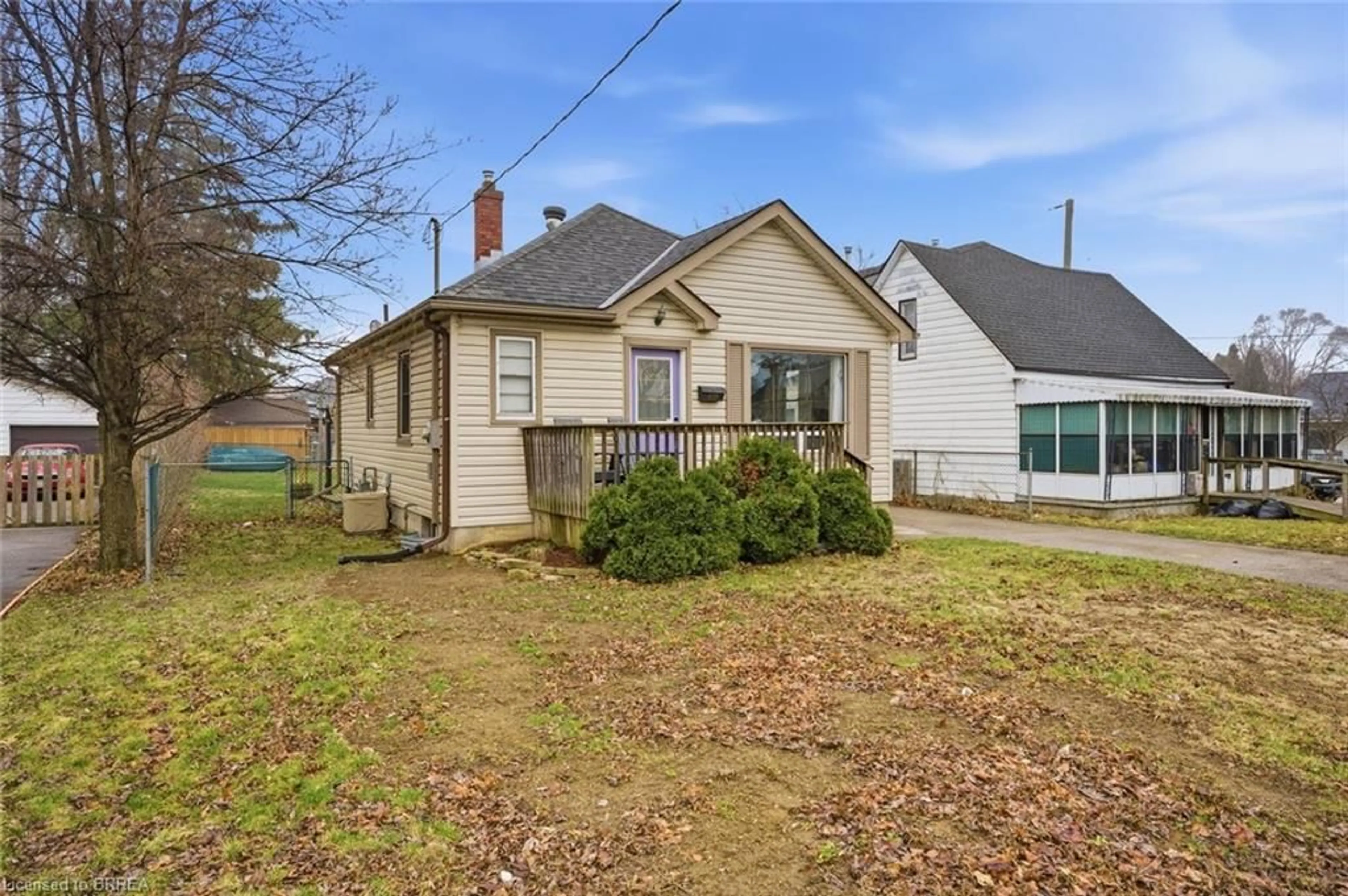 A pic from outside/outdoor area/front of a property/back of a property/a pic from drone, street for 455 St. Paul Ave, Brantford Ontario N3R 1P1