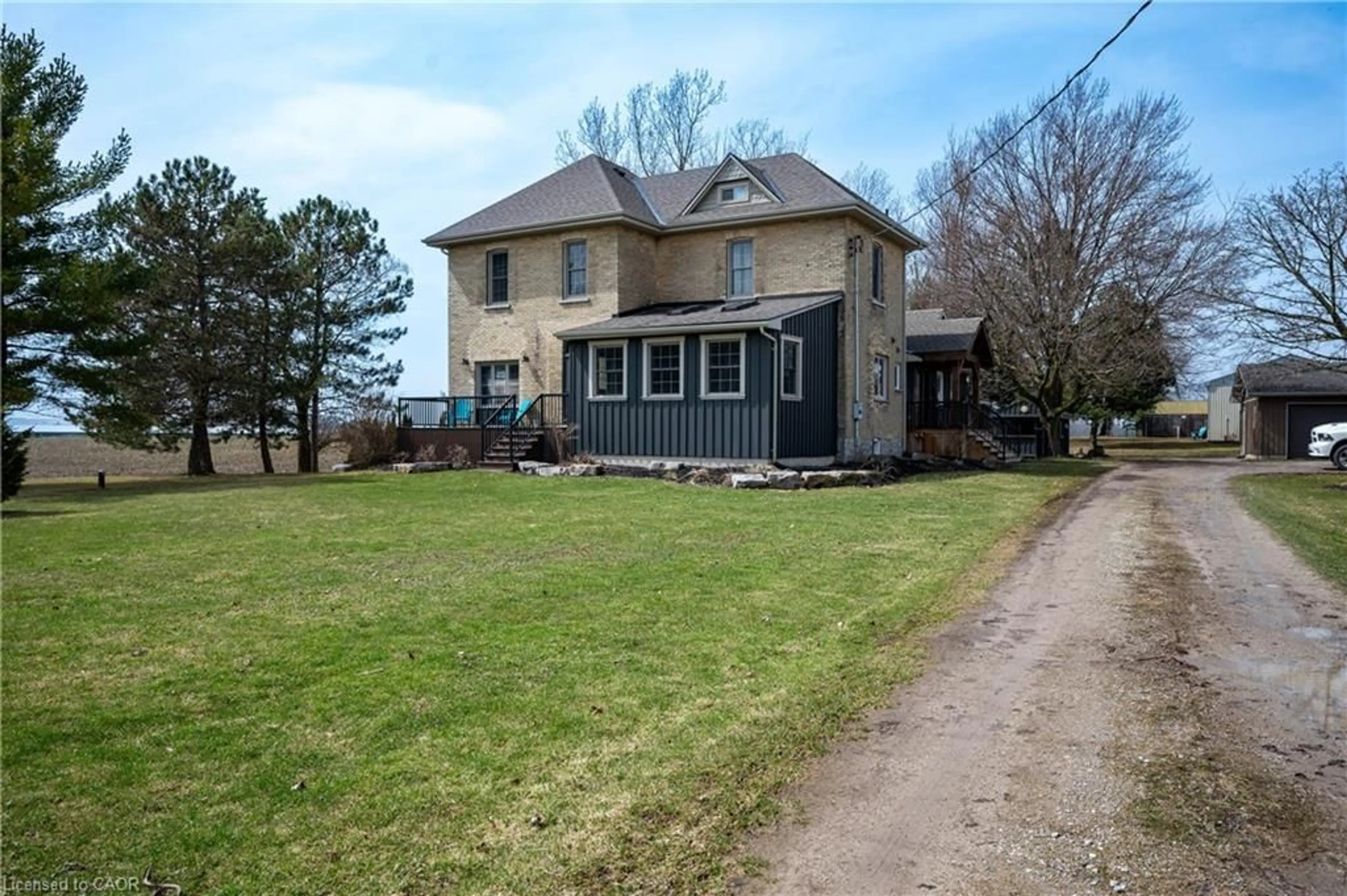 A pic from outside/outdoor area/front of a property/back of a property/a pic from drone, street for 1804 Rd 138 Rd, St. Marys Ontario N4X 1C4