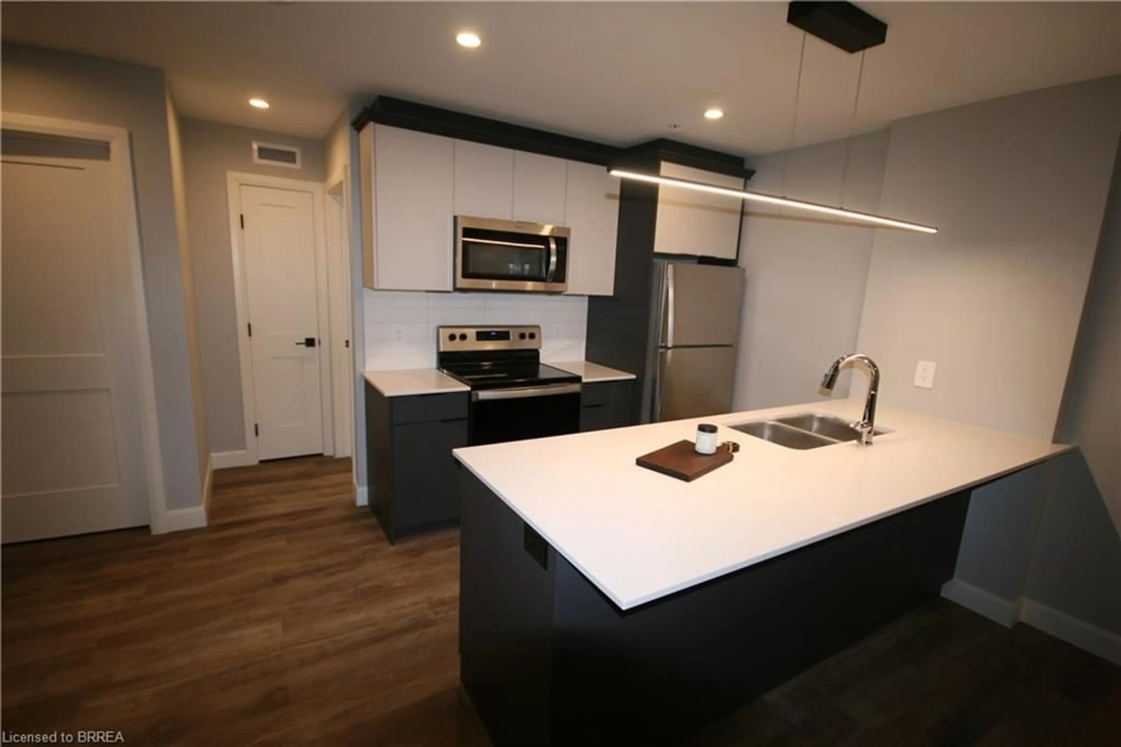 Open concept kitchen, unknown for 34 Norman St #314, Brantford Ontario N3R 2Y1