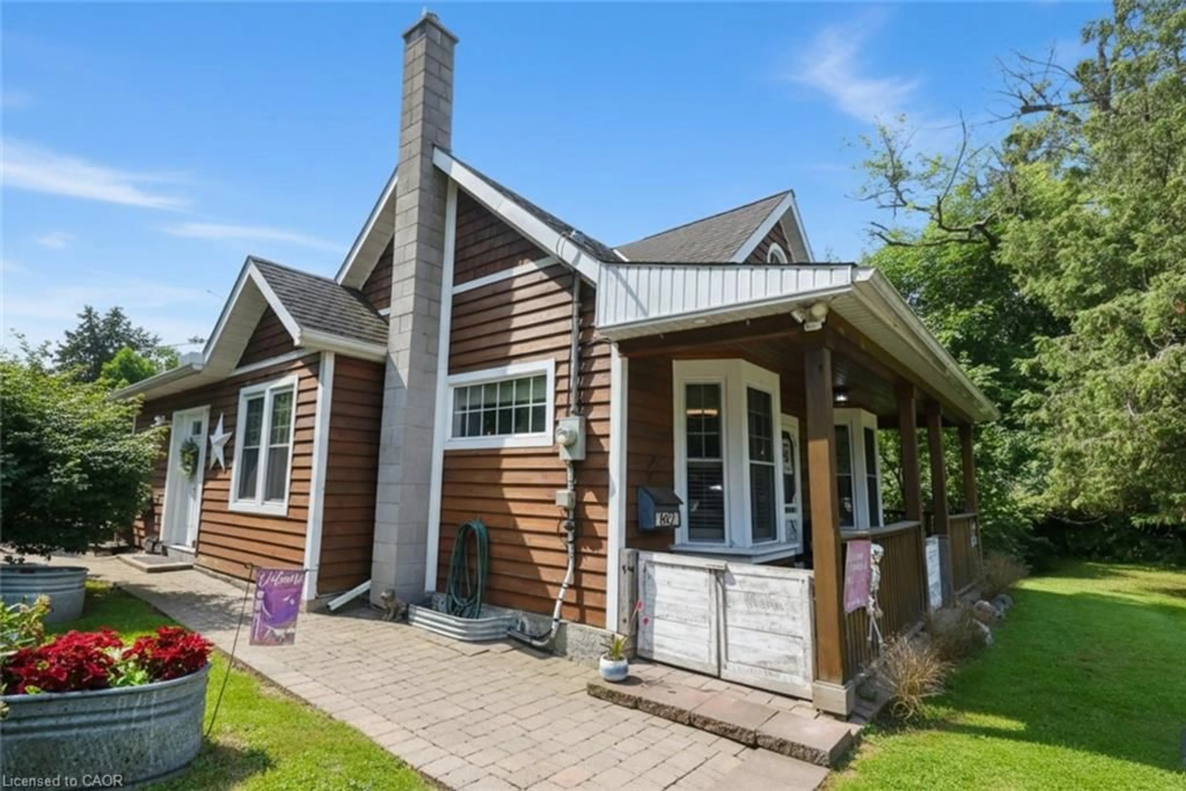 Home with brick exterior material, street for 662 Old Dundas Rd, Ancaster Ontario L9G 3J5